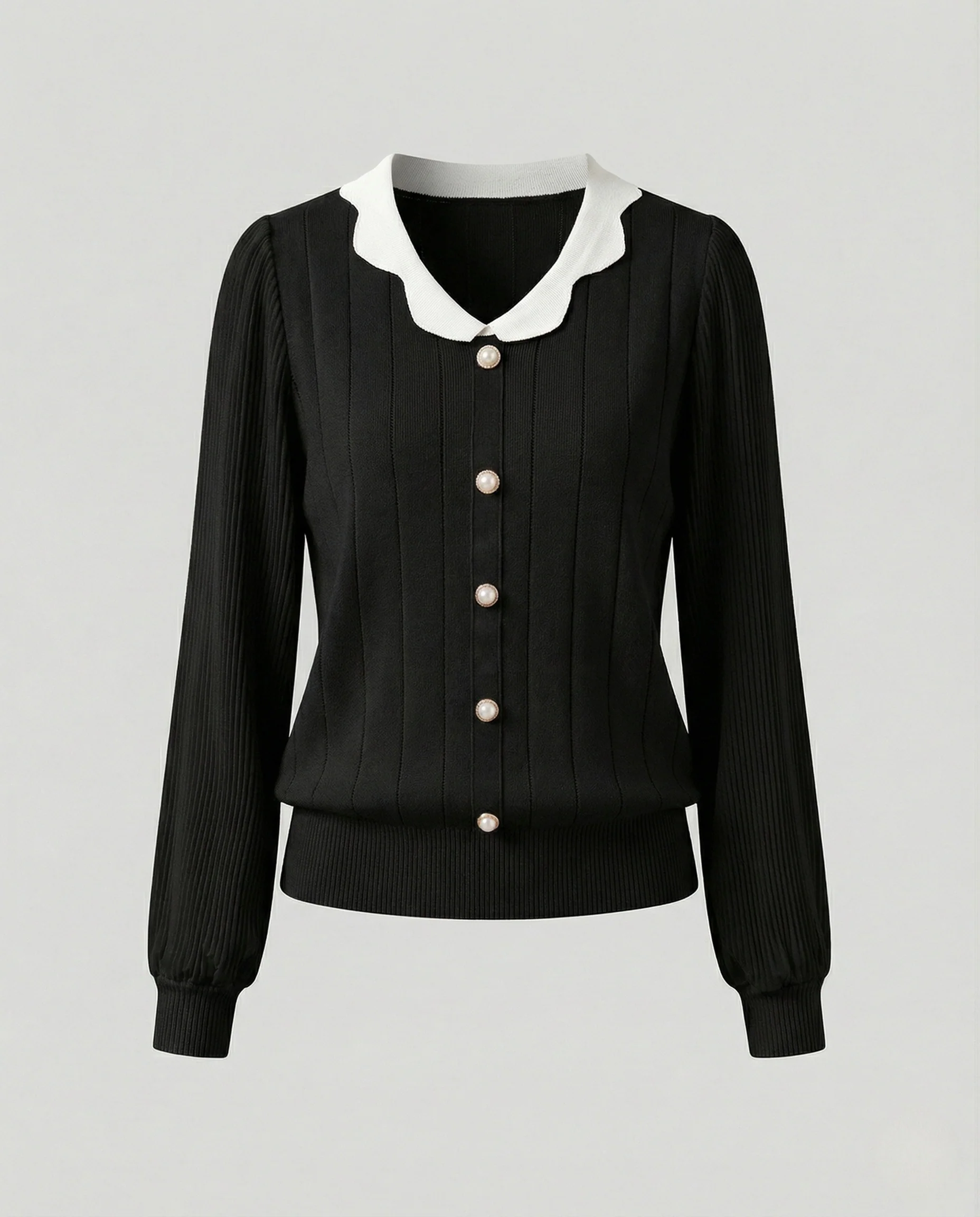 Feminine taillierte Feinstrickbluse mit wellenförmigem Kragen, Perlenknopfleiste, plissierten Chiffonärmeln und Rippbündchen Heidi Mode - Image 6
