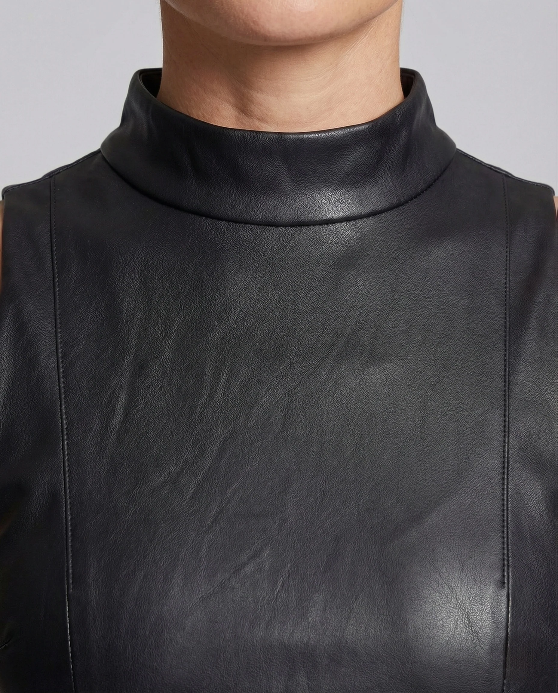 Damen Kunstleder Minikleid Ärmellos - Image 4