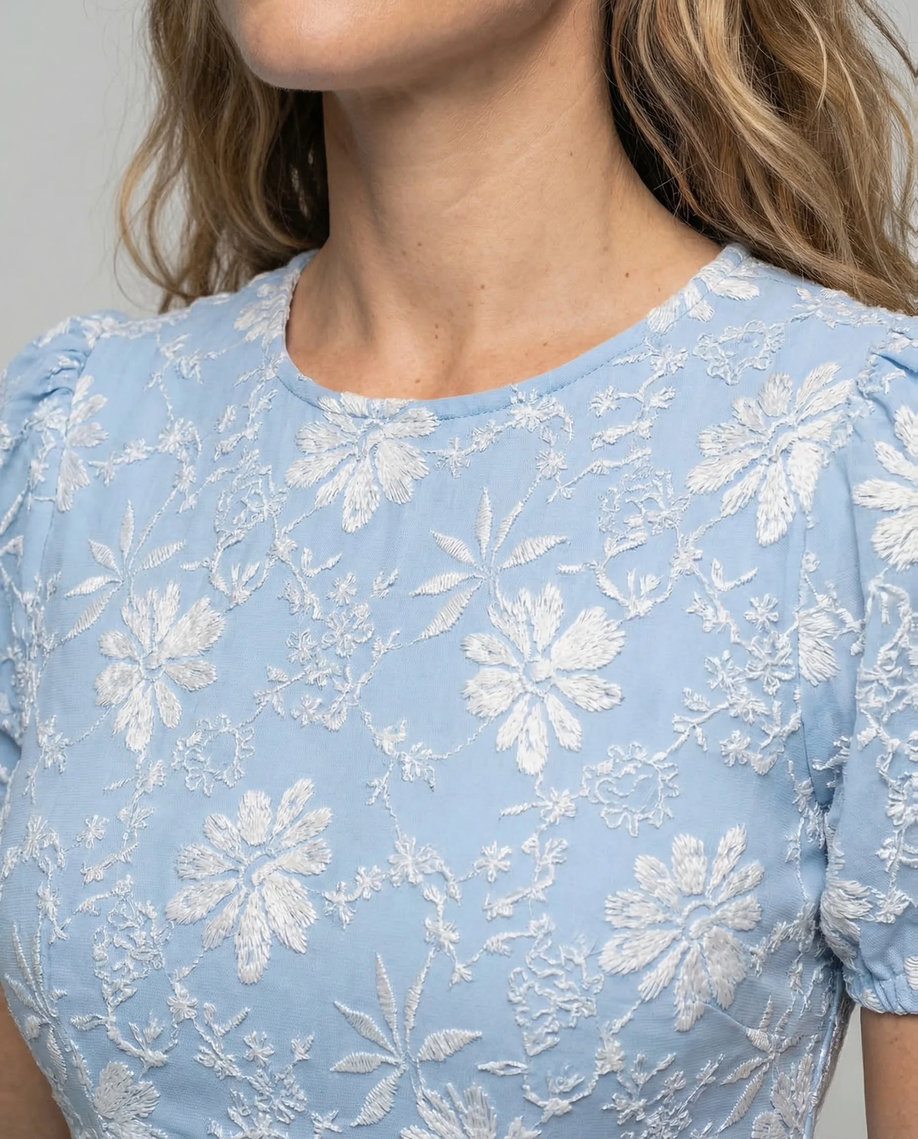 Damen Jacquard Midikleid Puffärmel - Image 3