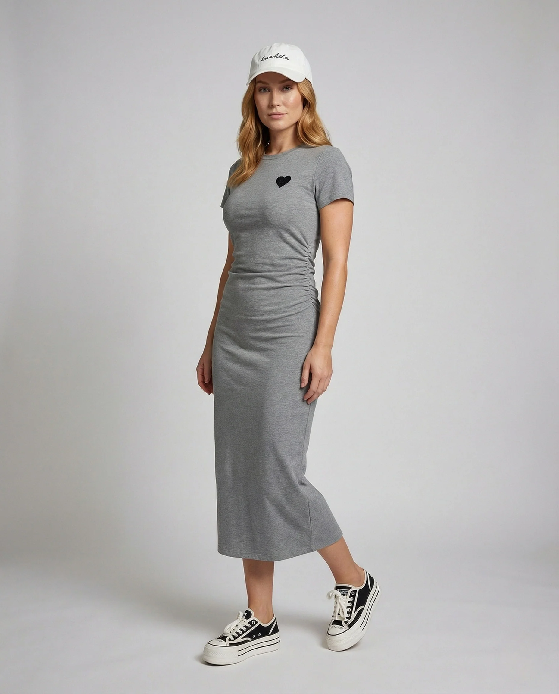 Damen Rippstrick Midikleid mit Herz Applikation - Image 2