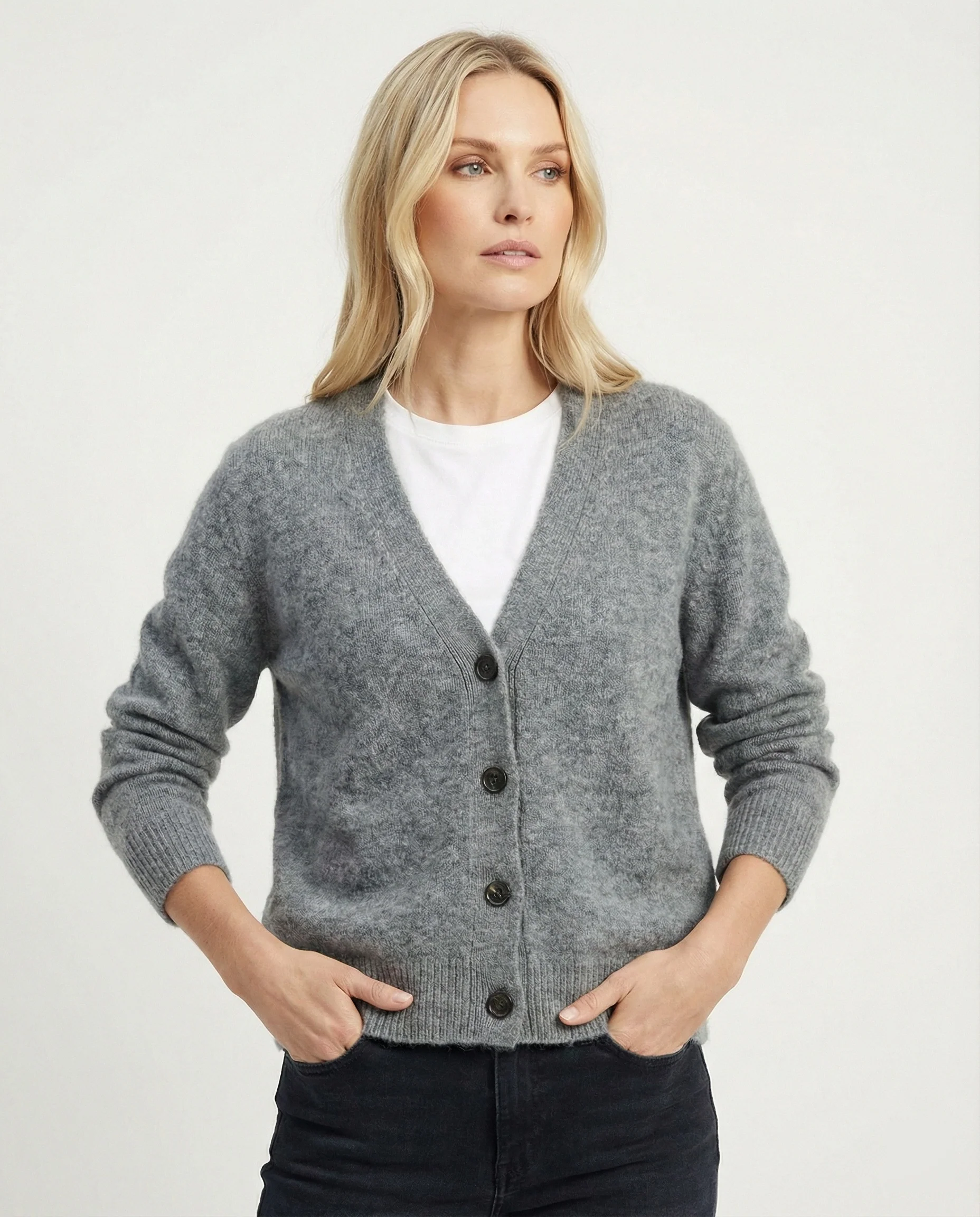 Flauschiger Kurzcardigan aus Alpaka-Mix mit verdeckter Knopfleiste und breiten Rippbündchen Heidi-Mode - Image 2