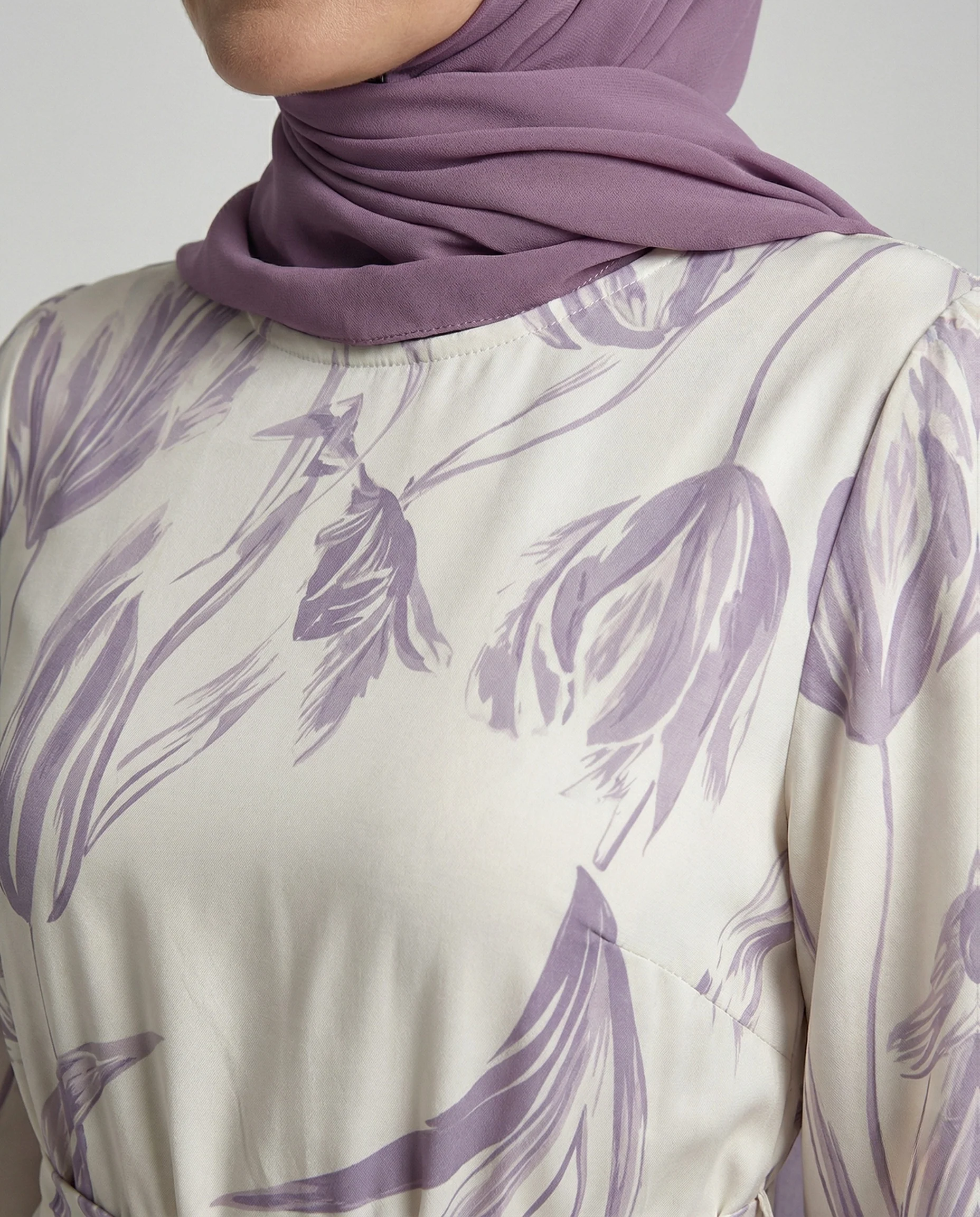 Damen Maxikleid mit Taillengürtel und Stufenrock - Image 4