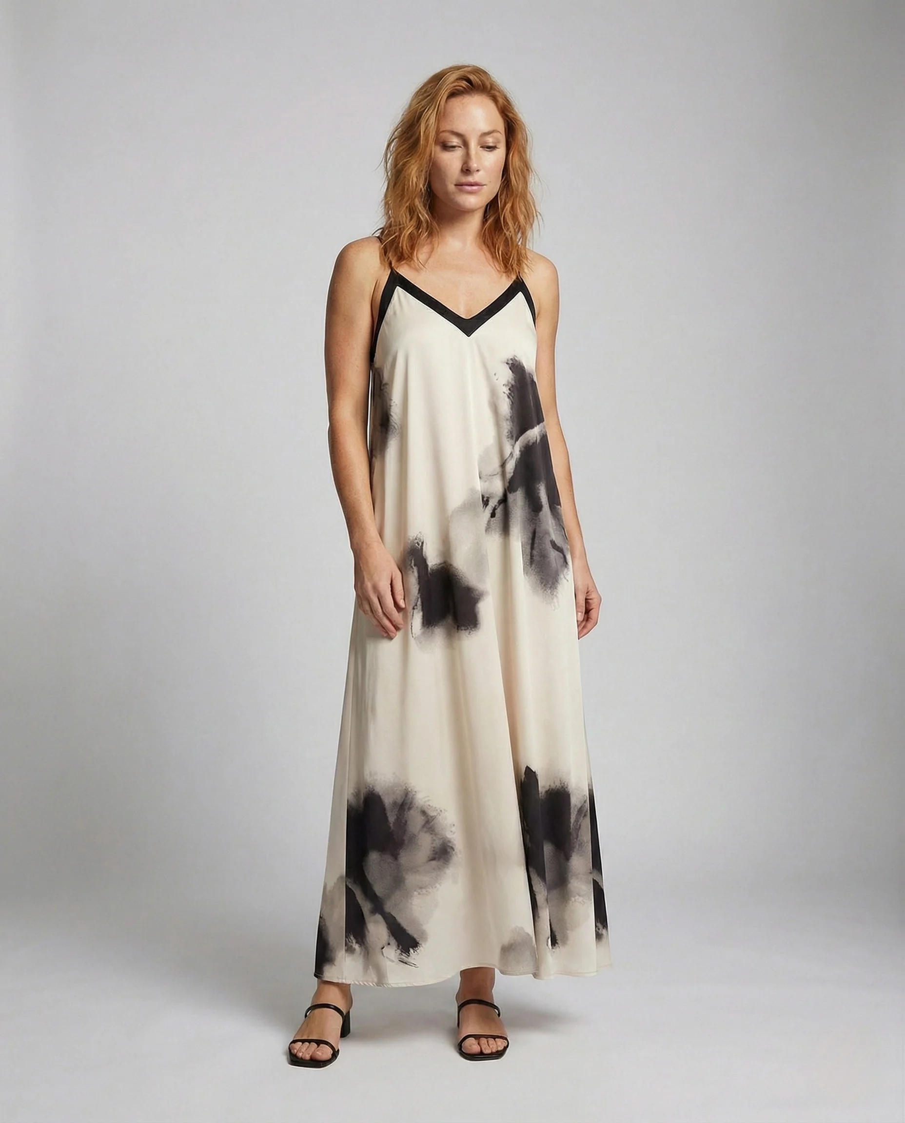 Damen Slipkleid mit V-Rücken und Aquarellprint