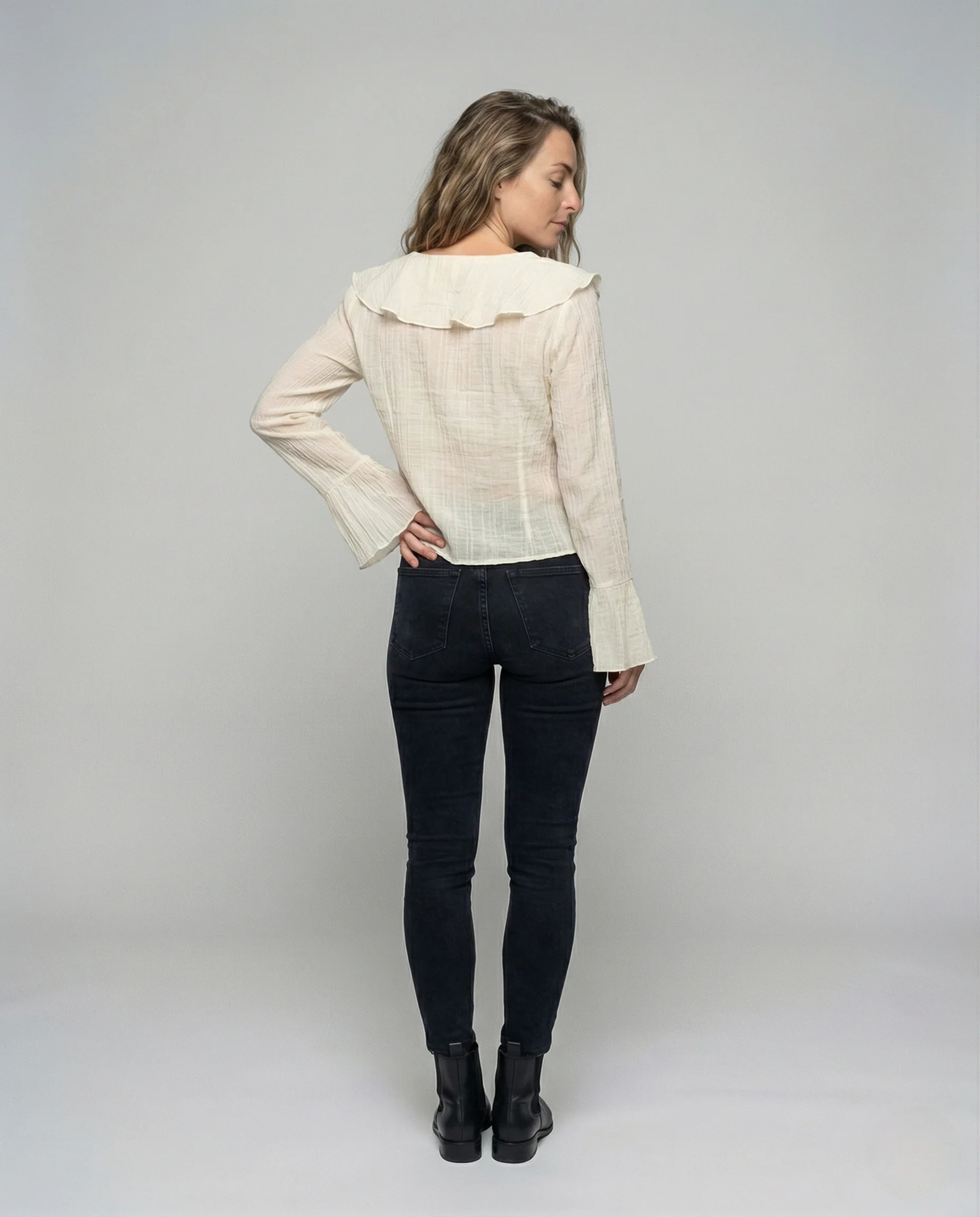 Damen Gecrinkelte Chiffonbluse mit Volantkragen - Image 3