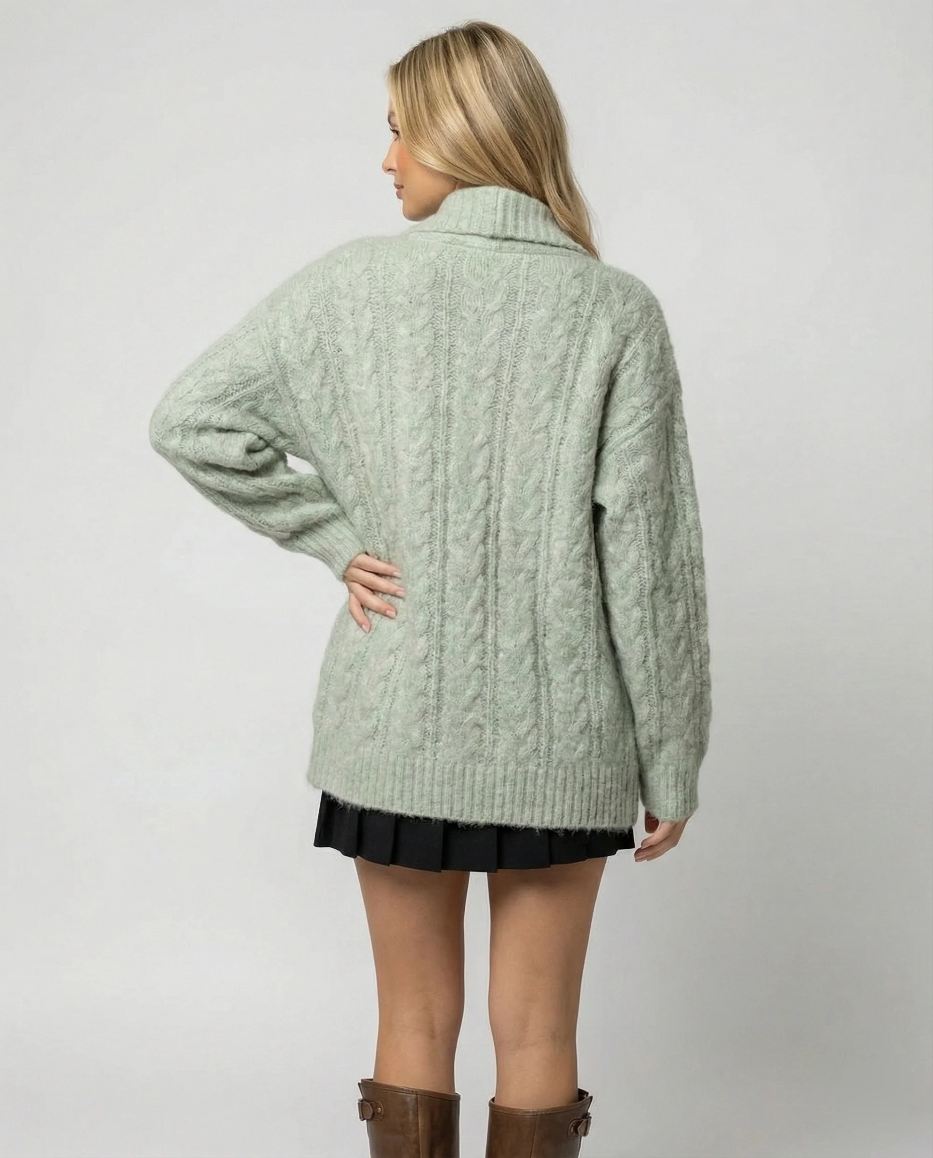 Damen gemütliche Langstrickjacke mit softem Flauschgarn, extrabreiter Silhouette und dekorativer Knopfleiste Heidi-Mode - Image 3