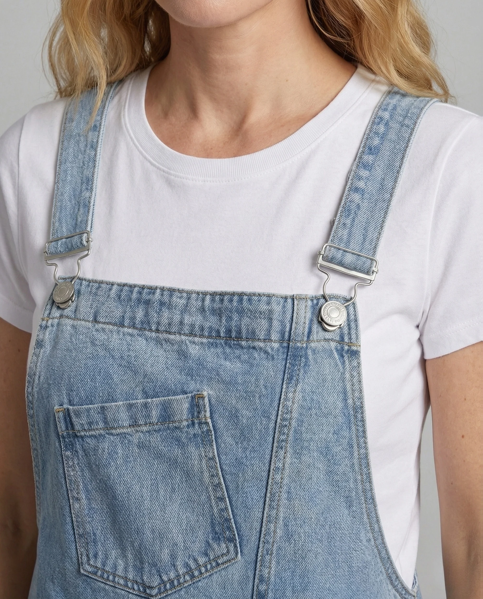 Damen Jeans Latzkleid mit Brusttasche - Image 2