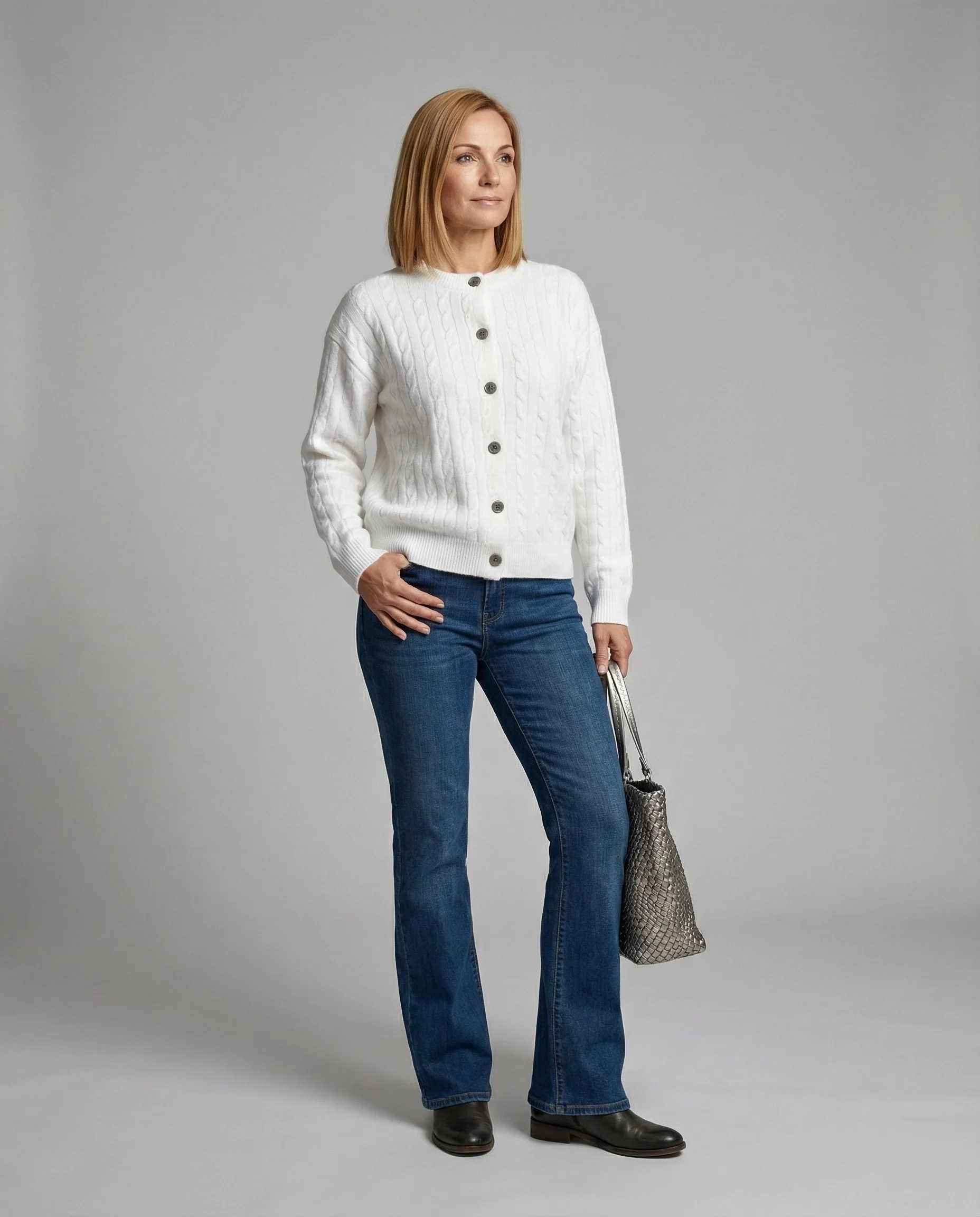 Damen grobgestrickter Zopfmuster-Cardigan mit Ballonärmeln, Rippenbündchen und dekorativer Knopfleiste Heidi-Mode - Image 2