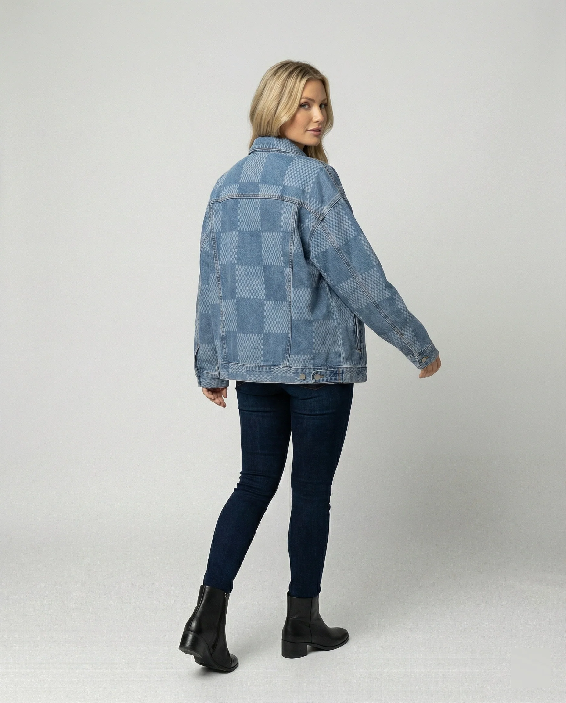 Damen Jeansjacke im Schachbrettmuster mit weit geschnittener Passform und urbaner Optik Heidi-Mode - Image 4