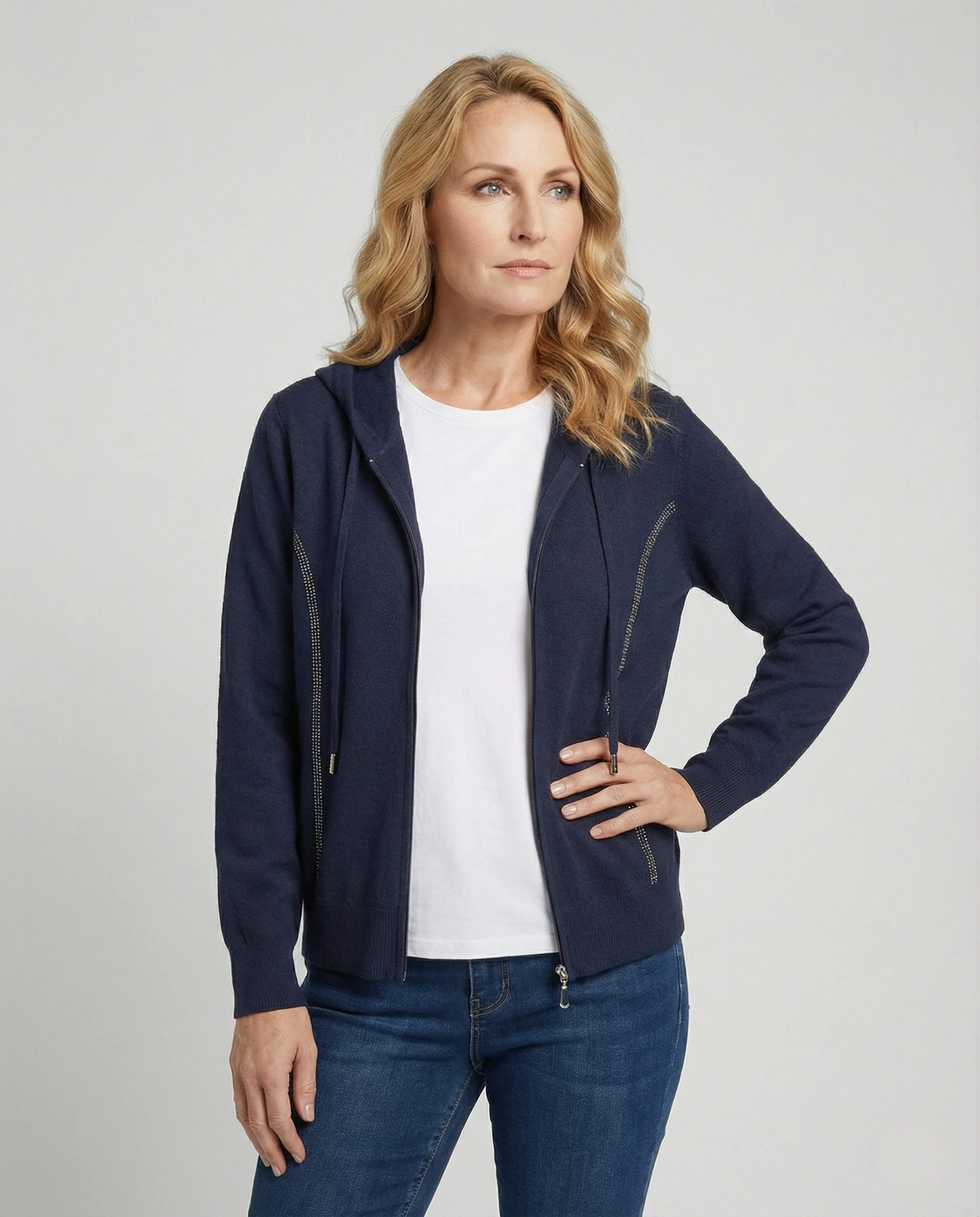Kapuzen-Strickjacke mit durchgehendem Reißverschluss, feinem Maschenbild und schimmernden Zierstreifen Heidi Mode - Image 2