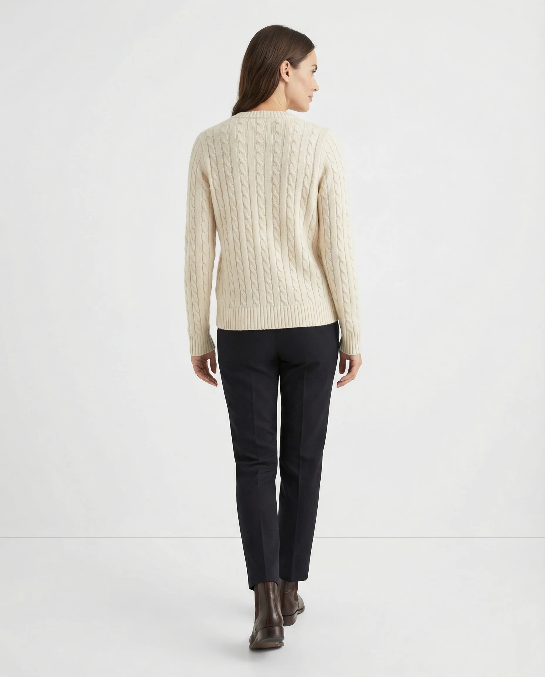 Damen klassische Zopfmuster-Strickjacke mit Rundhalsausschnitt und durchgehender Knopfleiste Heidi-Mode - Image 4
