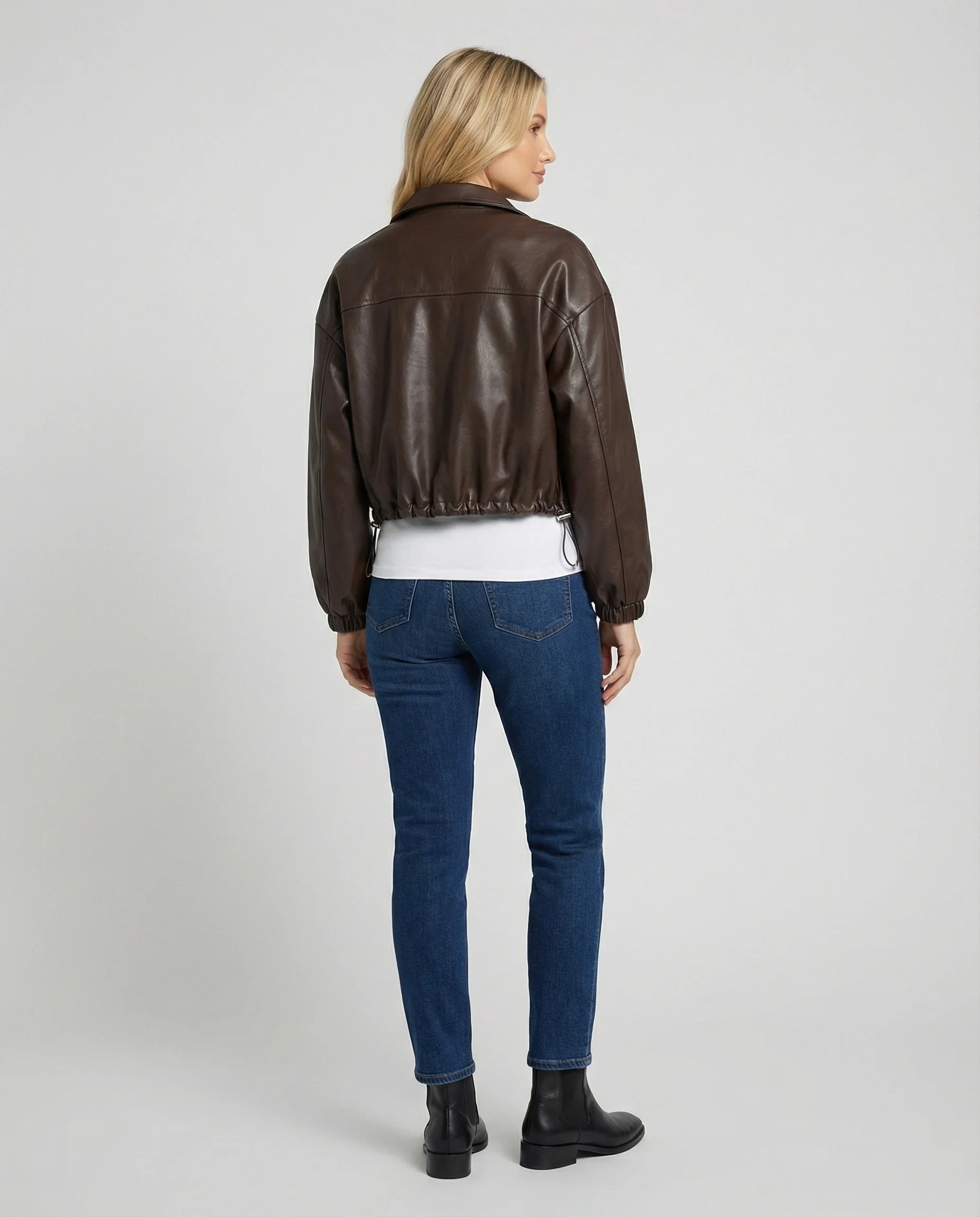 Damen kurz geschnittene Hemdjacke mit Kapuze, großen Pattentaschen und Kordelzugsaum Heidi-Mode - Image 4
