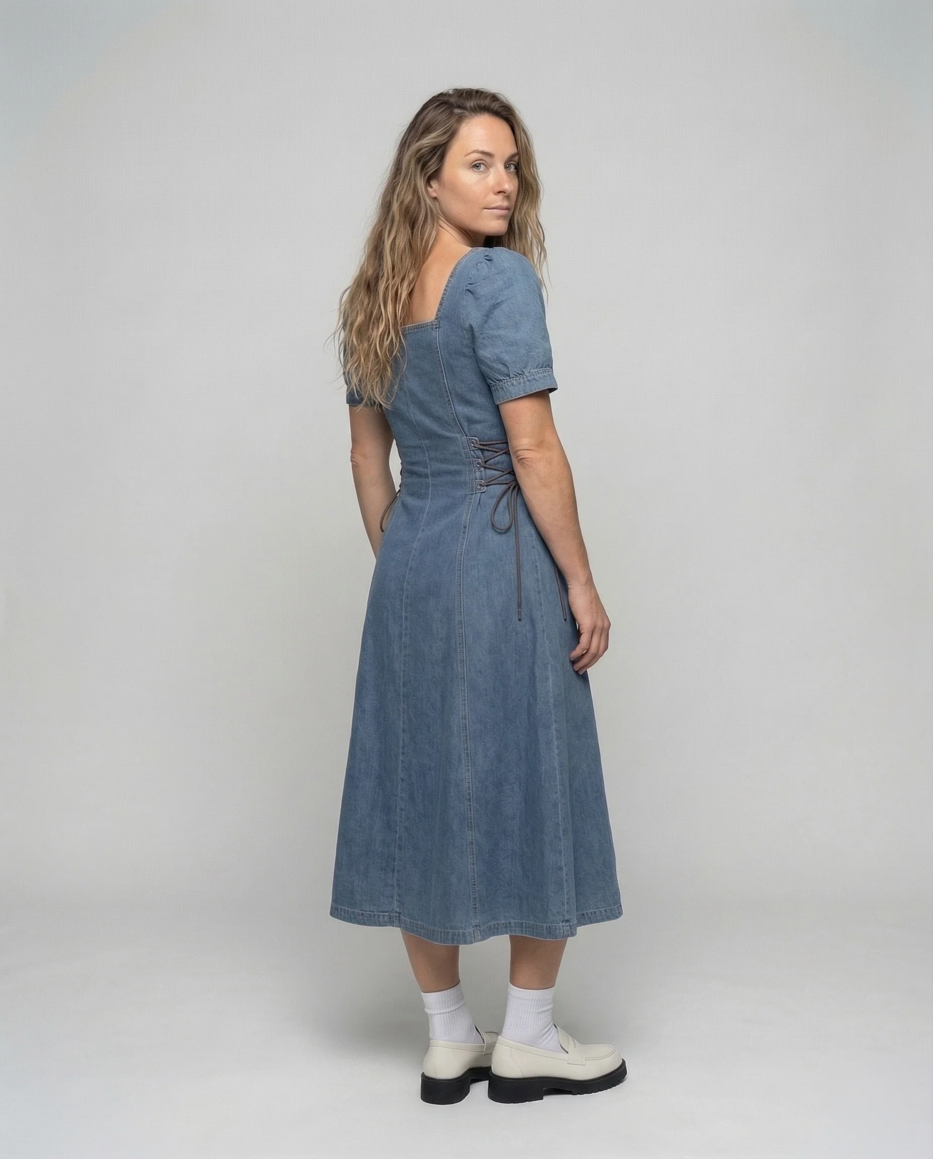 Damen Jeansoptik Kleid mit Korsettschnürung - Image 4