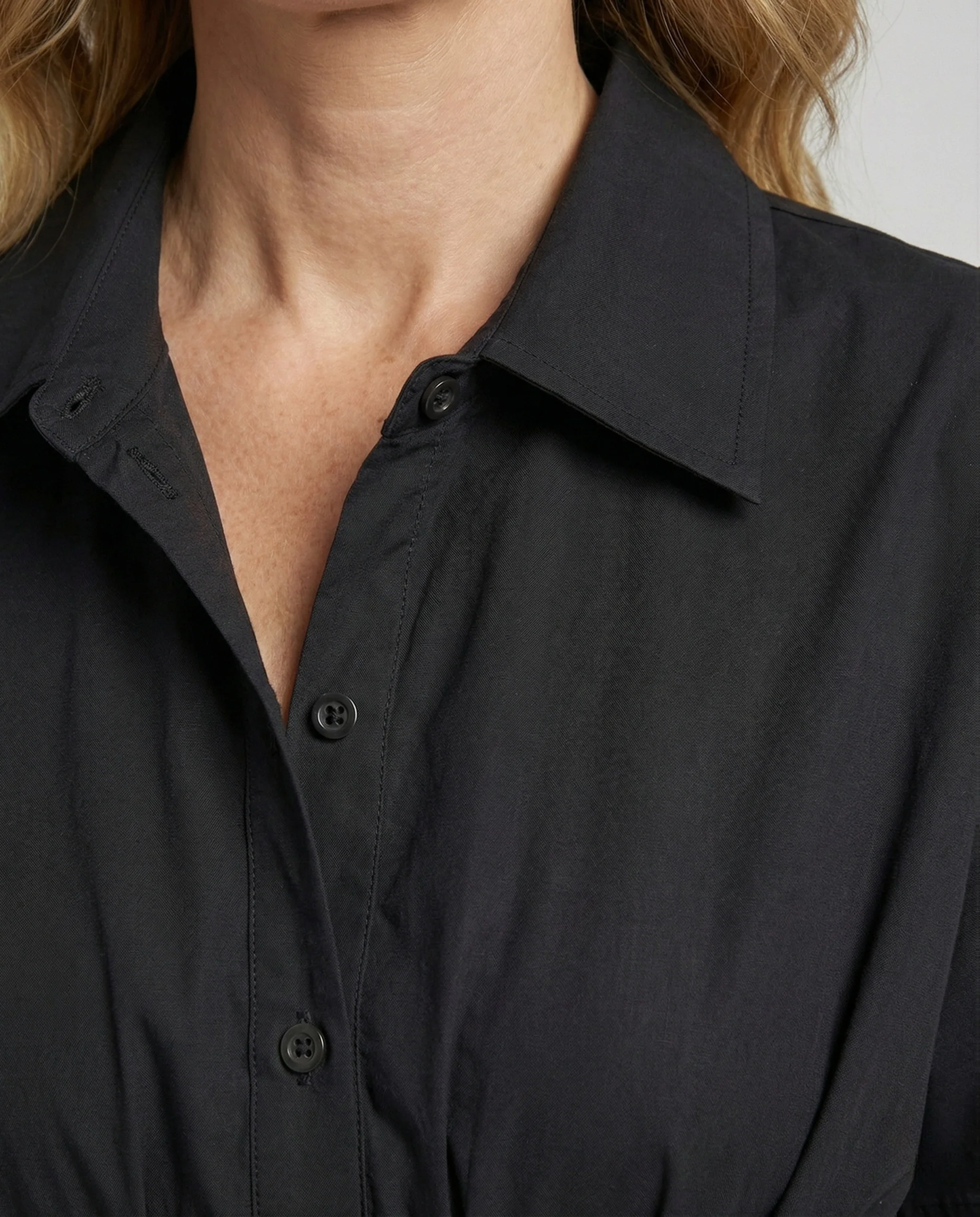 Damen Kurzärmeliges Hemdblusenkleid mit geraffter Taille - Image 4
