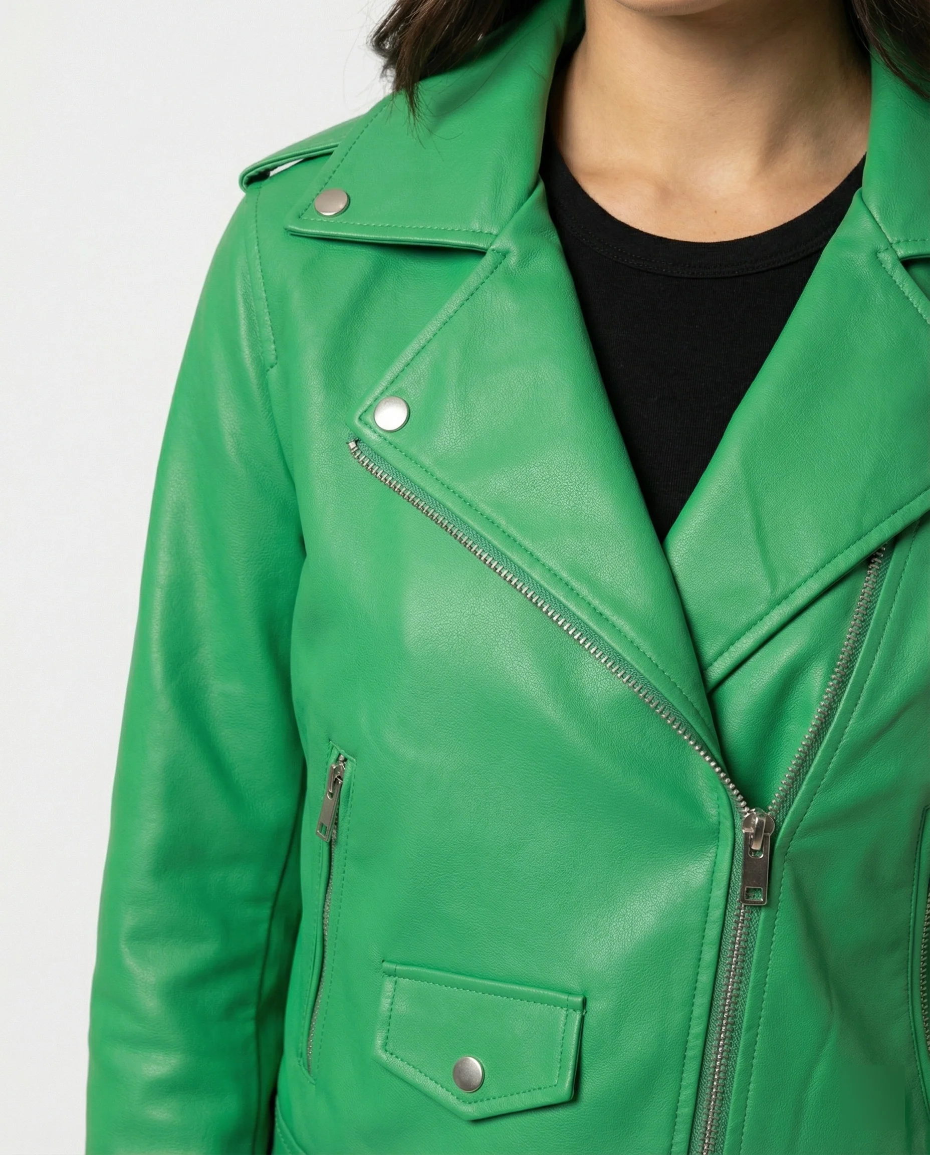 Damen kurze Bikerjacke aus Lederimitat mit asymmetrischem Reißverschluss und dekorativen Reißverschlusstaschen Heidi-Mode - Image 3