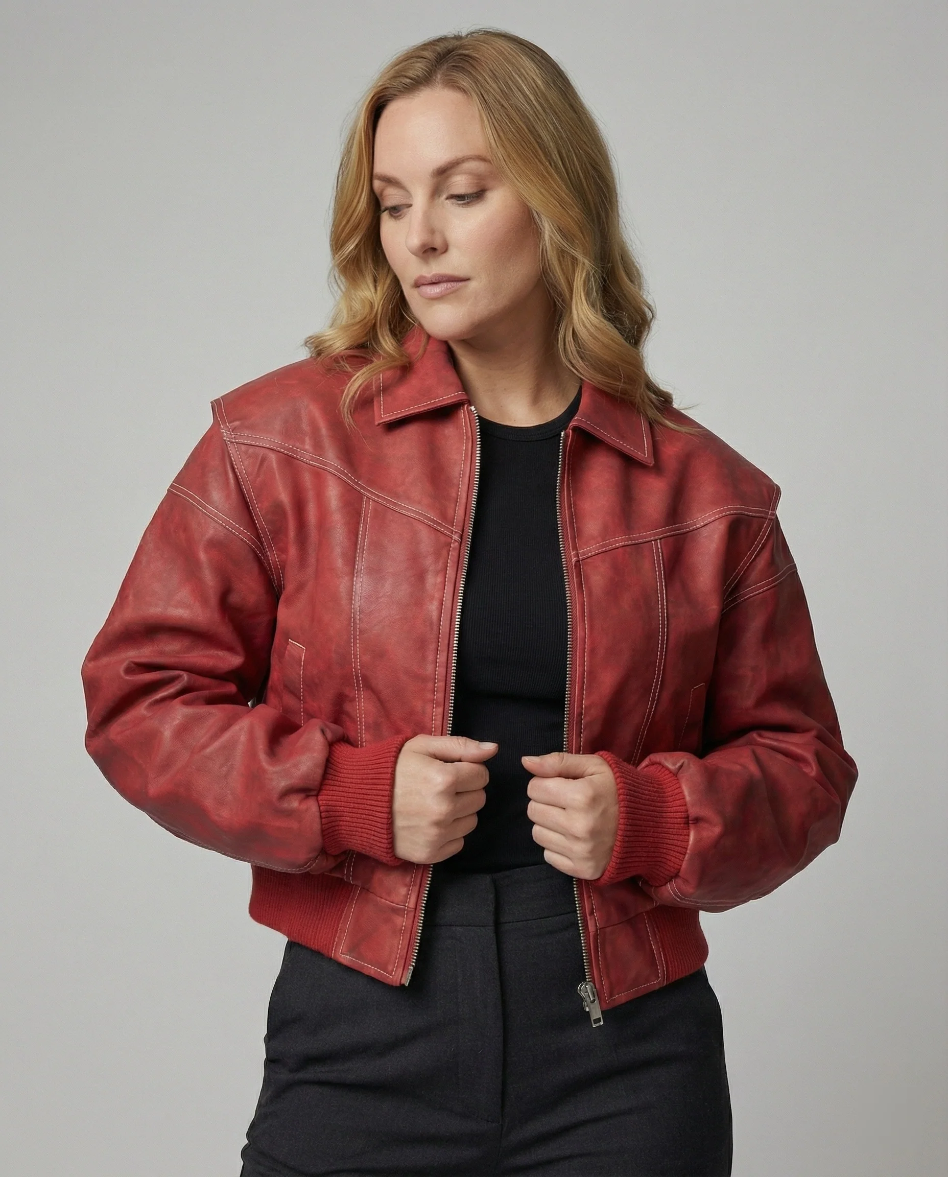 Blousonjacke aus Lederimitat mit weit geschnittenen Raglanärmeln, markanten Ziernähten und Metallreißverschluss Heidi-Mode - Image 2