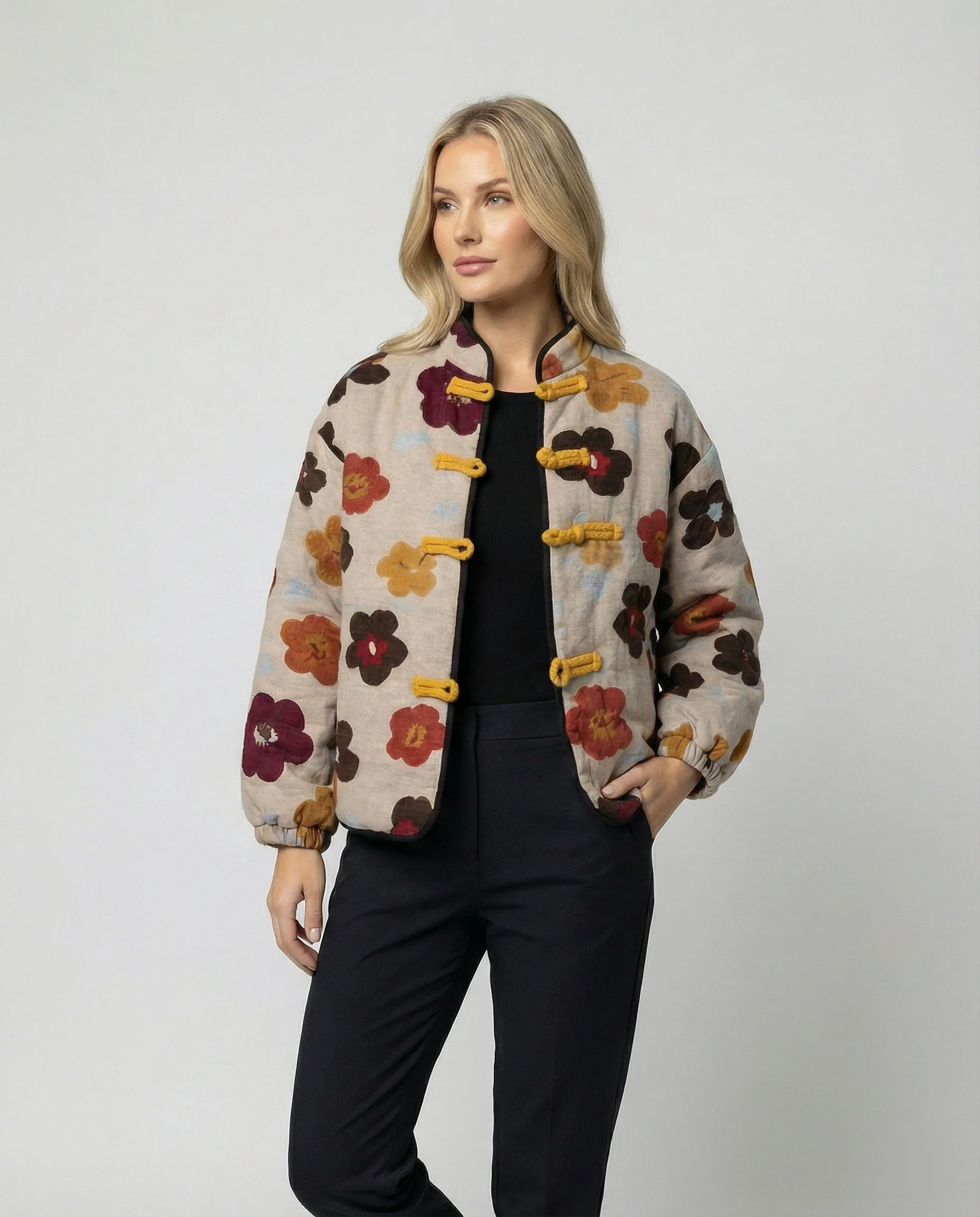 Damen kurze Blumenbouclé-Jacke mit Knebelverschluss und Ballonärmeln Heidi Mode