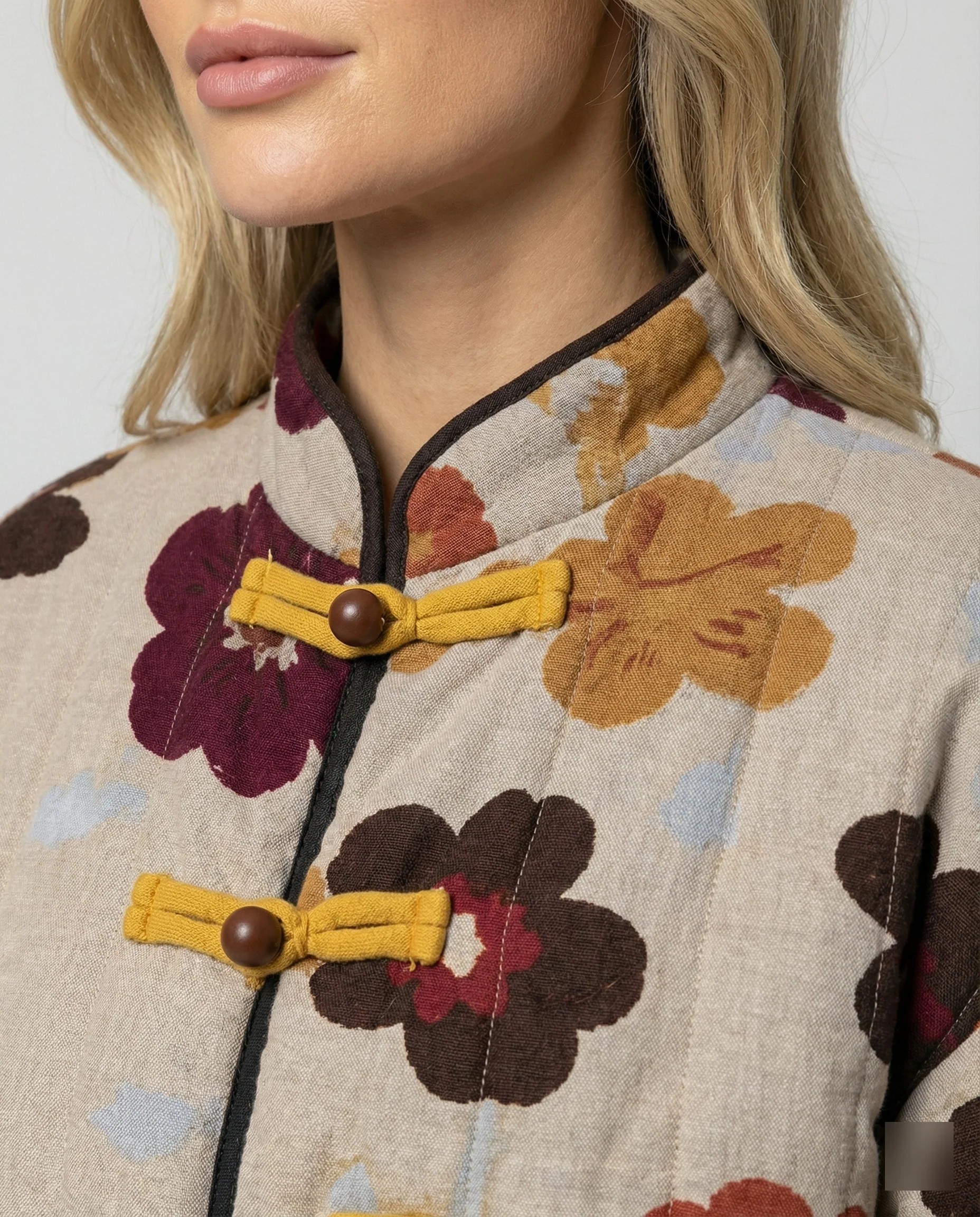 Damen kurze Blumenbouclé-Jacke mit Knebelverschluss und Ballonärmeln Heidi Mode - Image 3