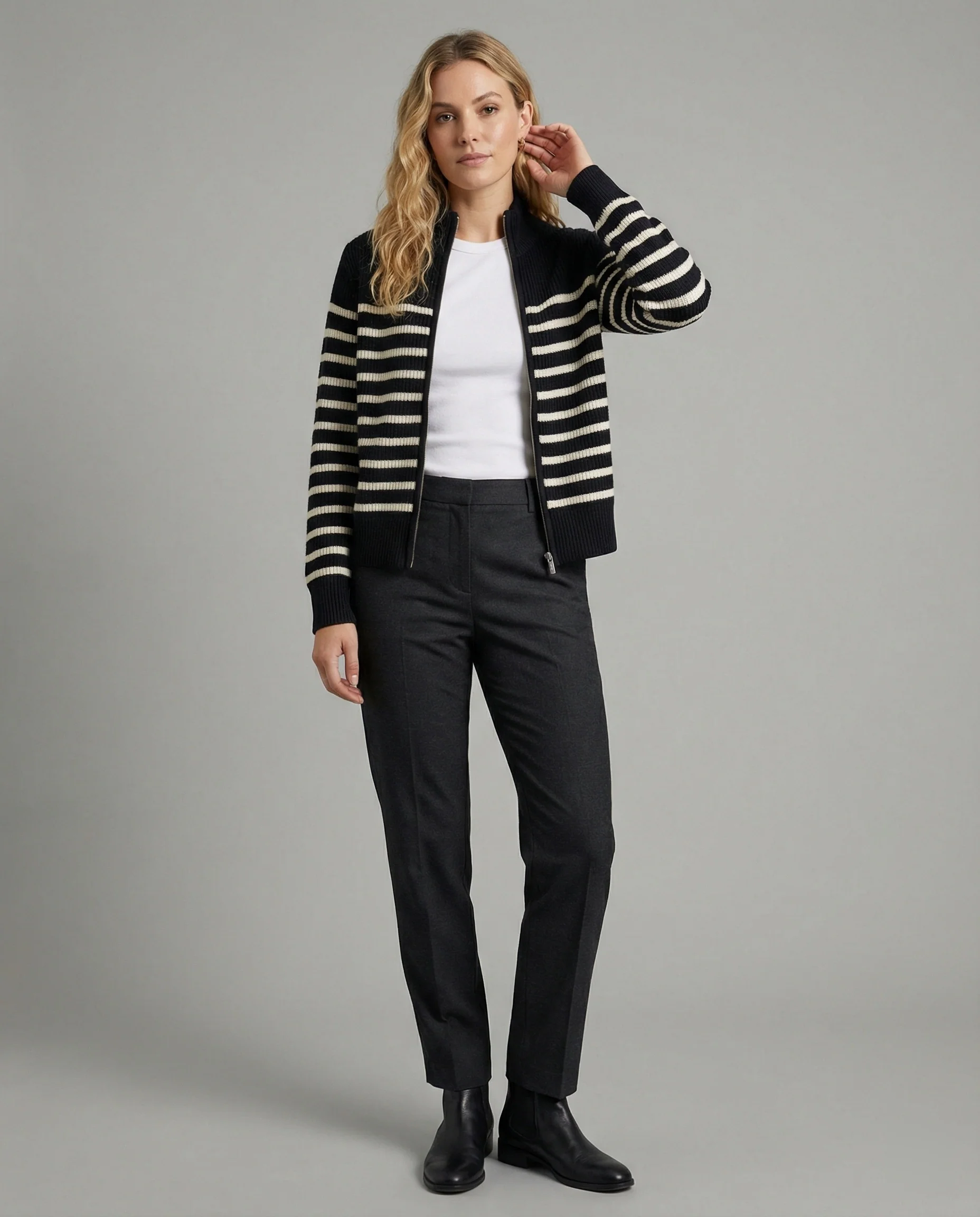 Kurze Strickjacke mit maritimen Blockstreifen Reißverschluss und Schalkragen Heidi-Mode