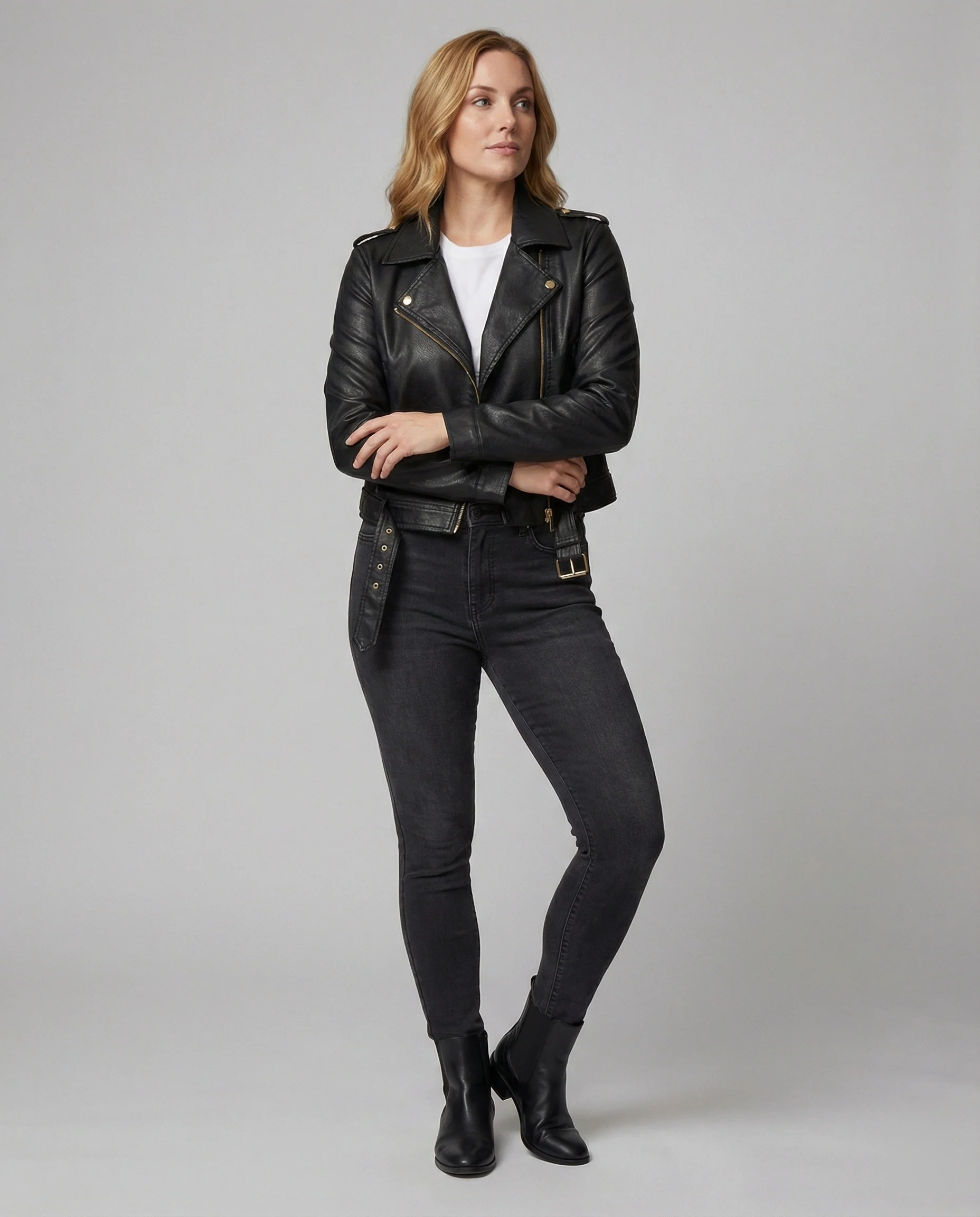 Kurze taillierte Biker-Lederjacke mit Reverskragen und Taillengürtel Heidi-Mode - Image 3