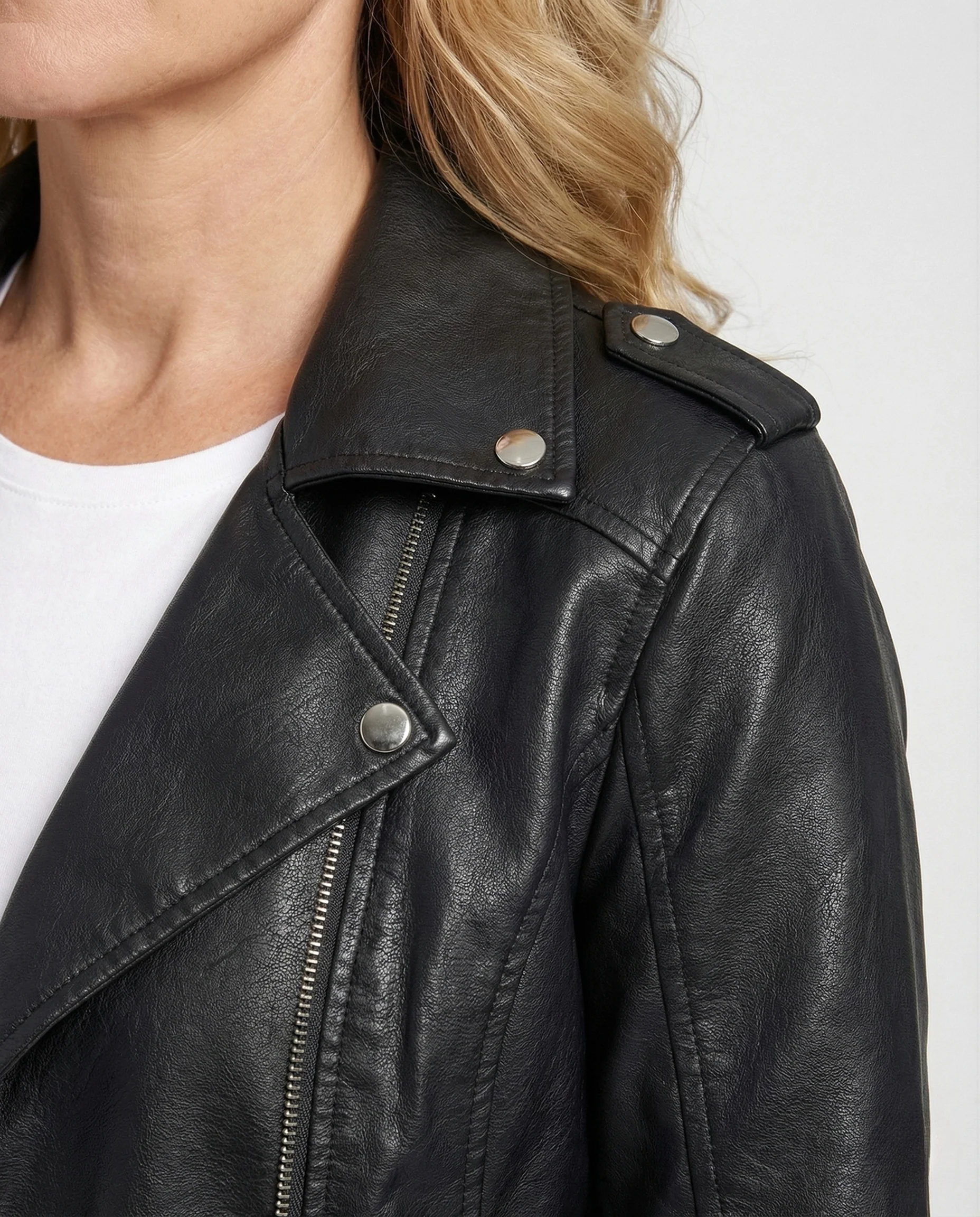 Damen kurze Bikerjacke aus Kunstleder mit asymmetrischem Zipper - Image 3