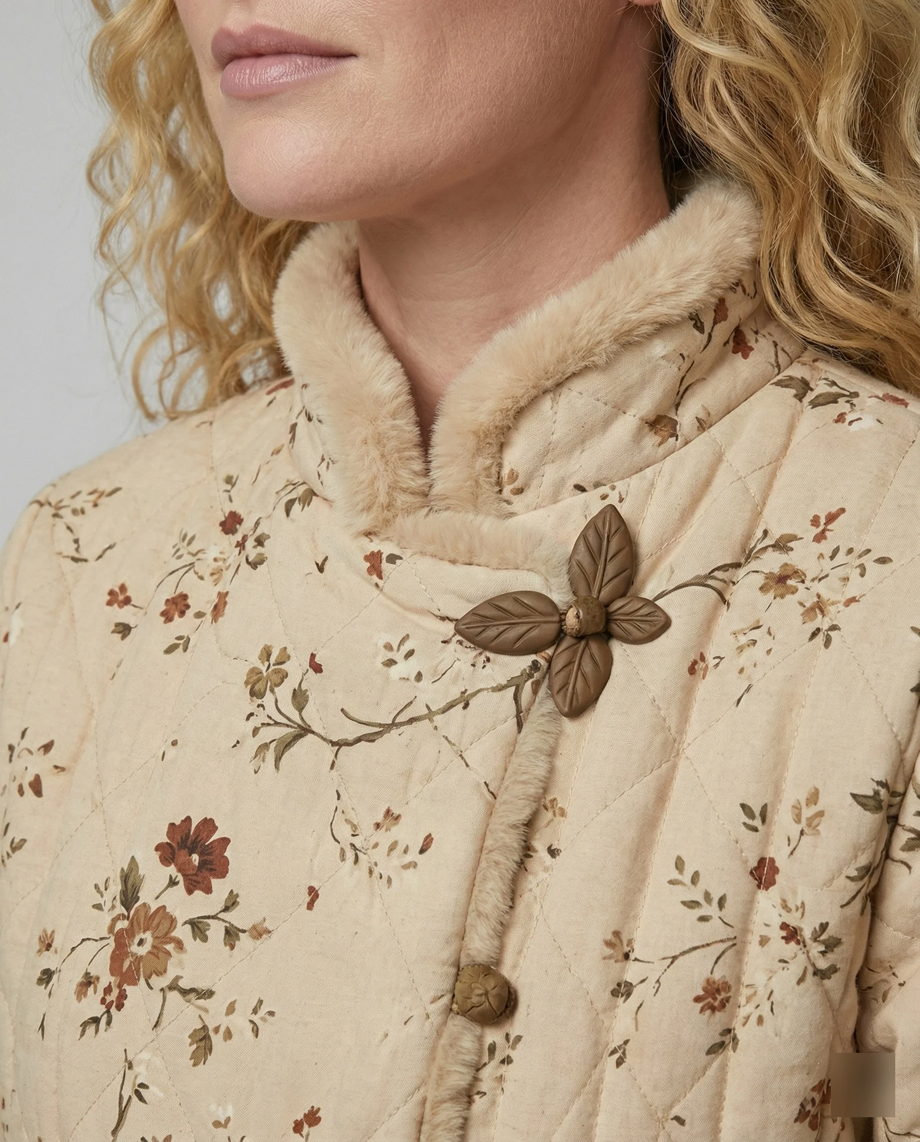 Kuscheliges Winter-Loungewear-Ensemble mit plüschgefütterter Kurzjacke, weiten Kimonoärmeln und fließender Samthose Heidi Mode - Image 2