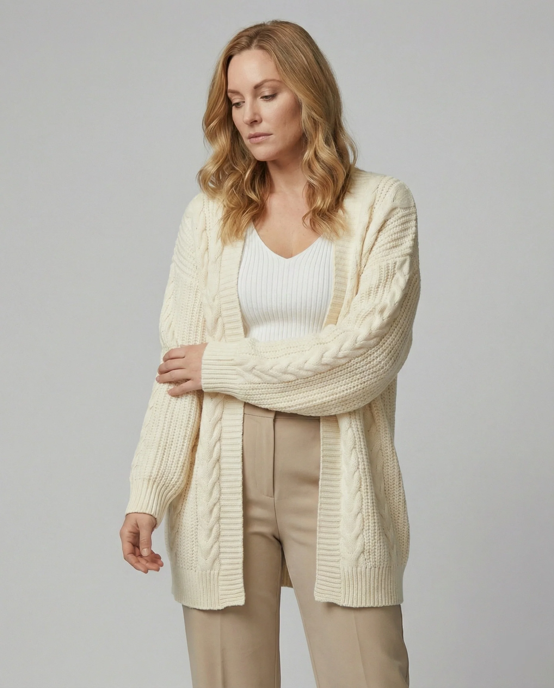 Langer offener Zopfmuster-Mantelcardigan mit voluminösen Glockenärmeln und geripptem Saum Heidi-Mode