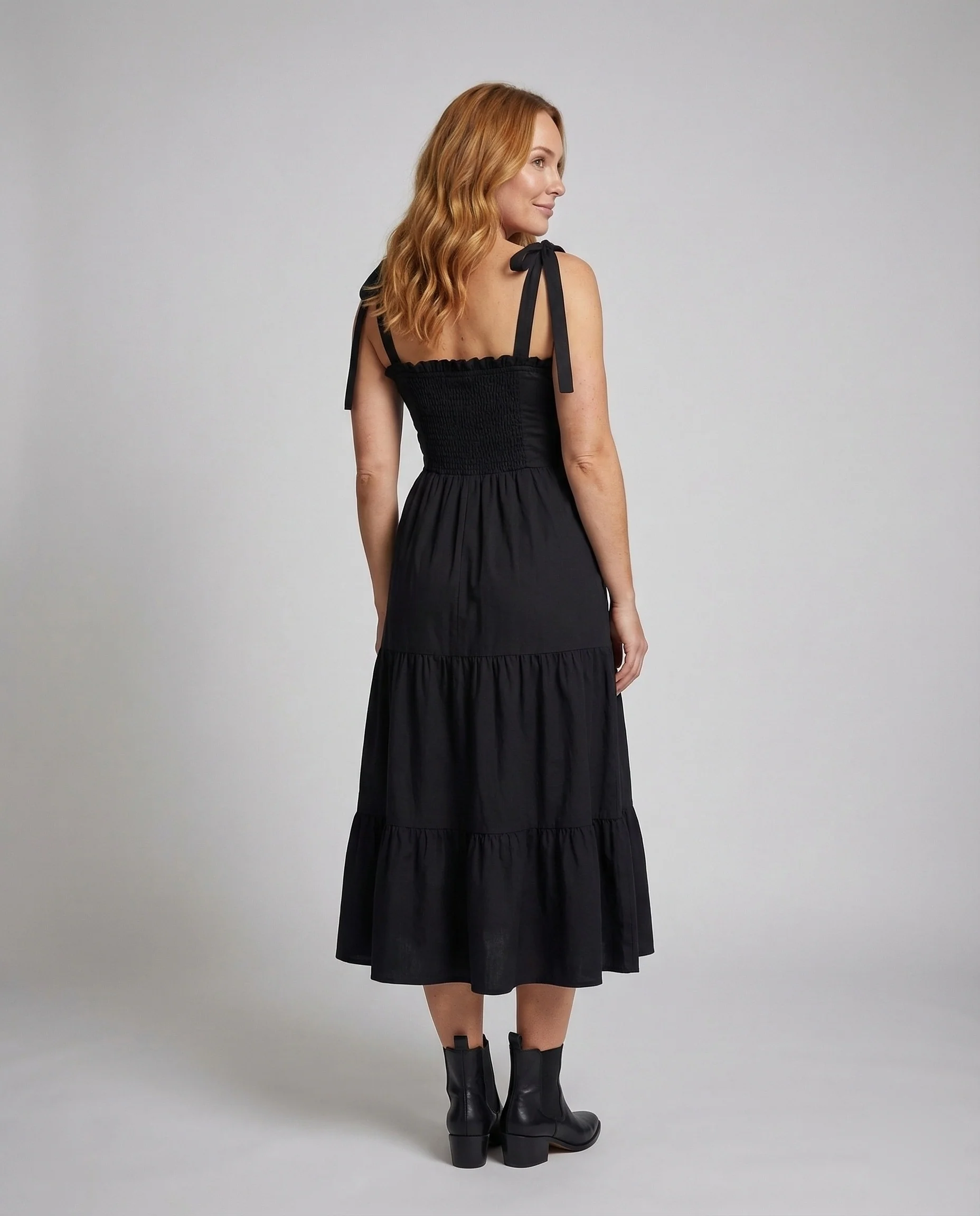 Damen Langes Smok Bustierkleid mit Stufenrock - Image 4