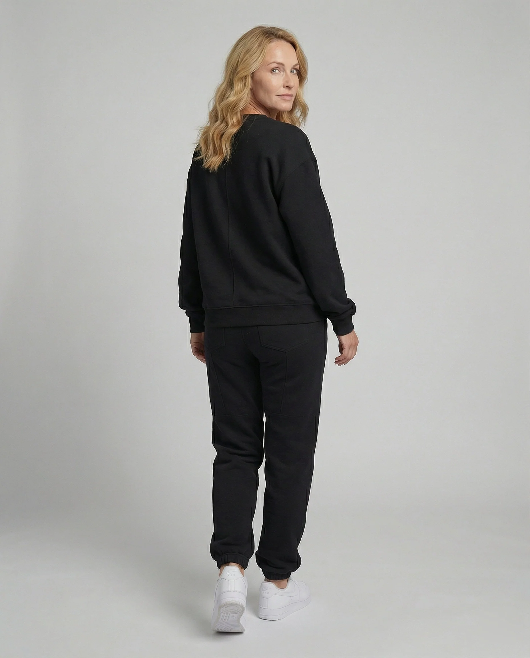 Damen Oversize Sweatset mit Print - Image 4