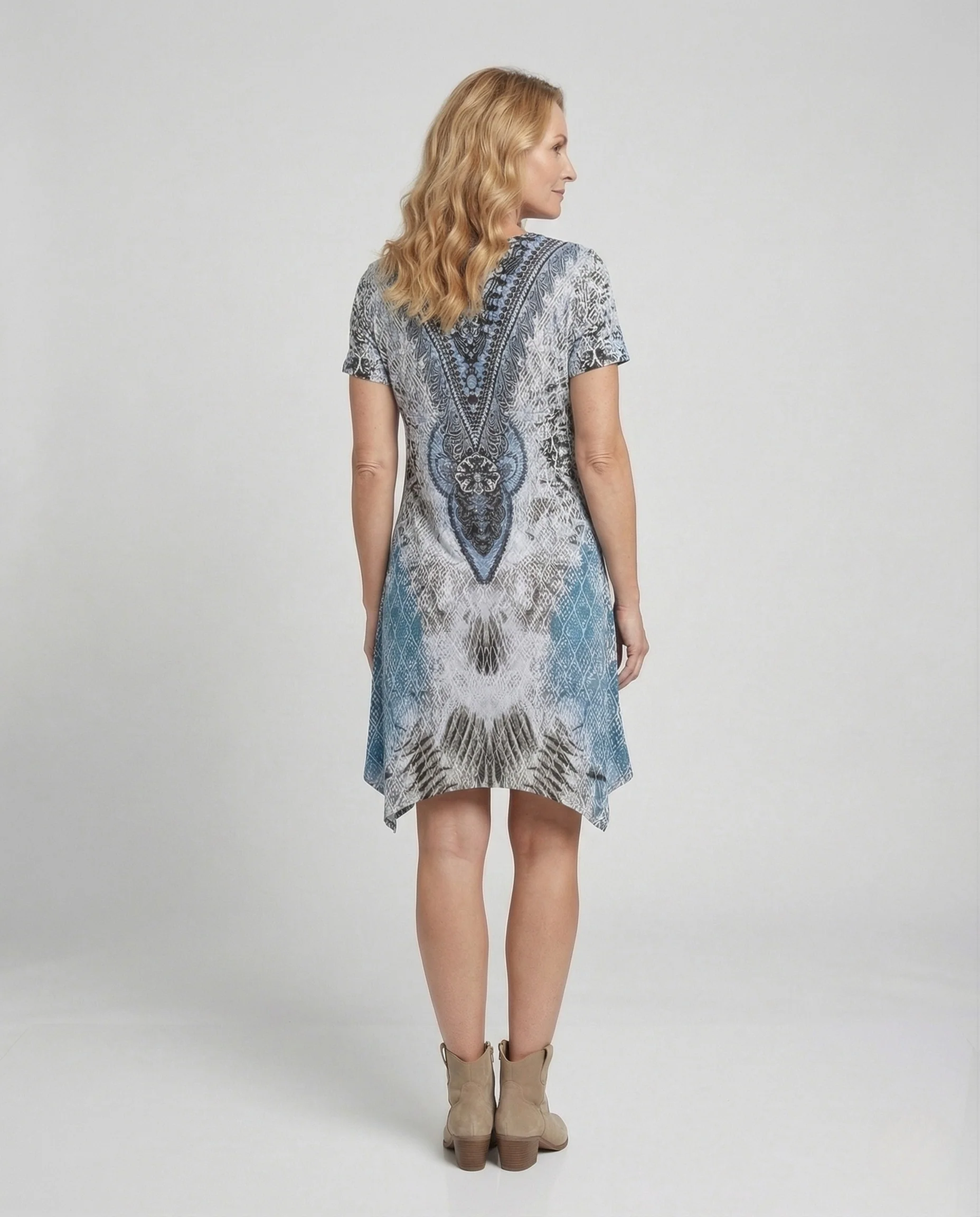 Damen Tunika-Kleid mit Ornamentmuster und Beinschlitz - Image 4