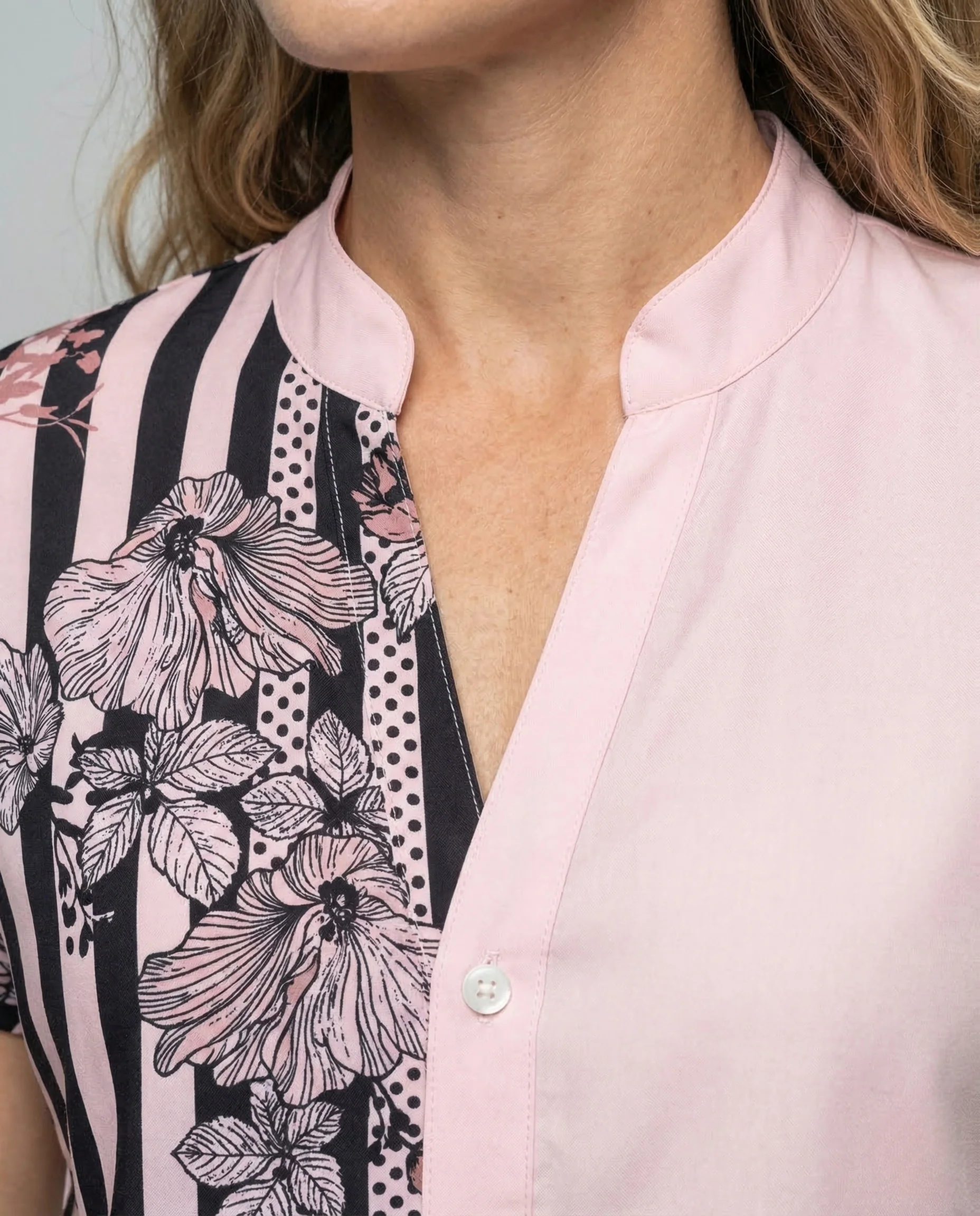 Damen Blusenshirt Stehkragen Blumenprint - Image 3