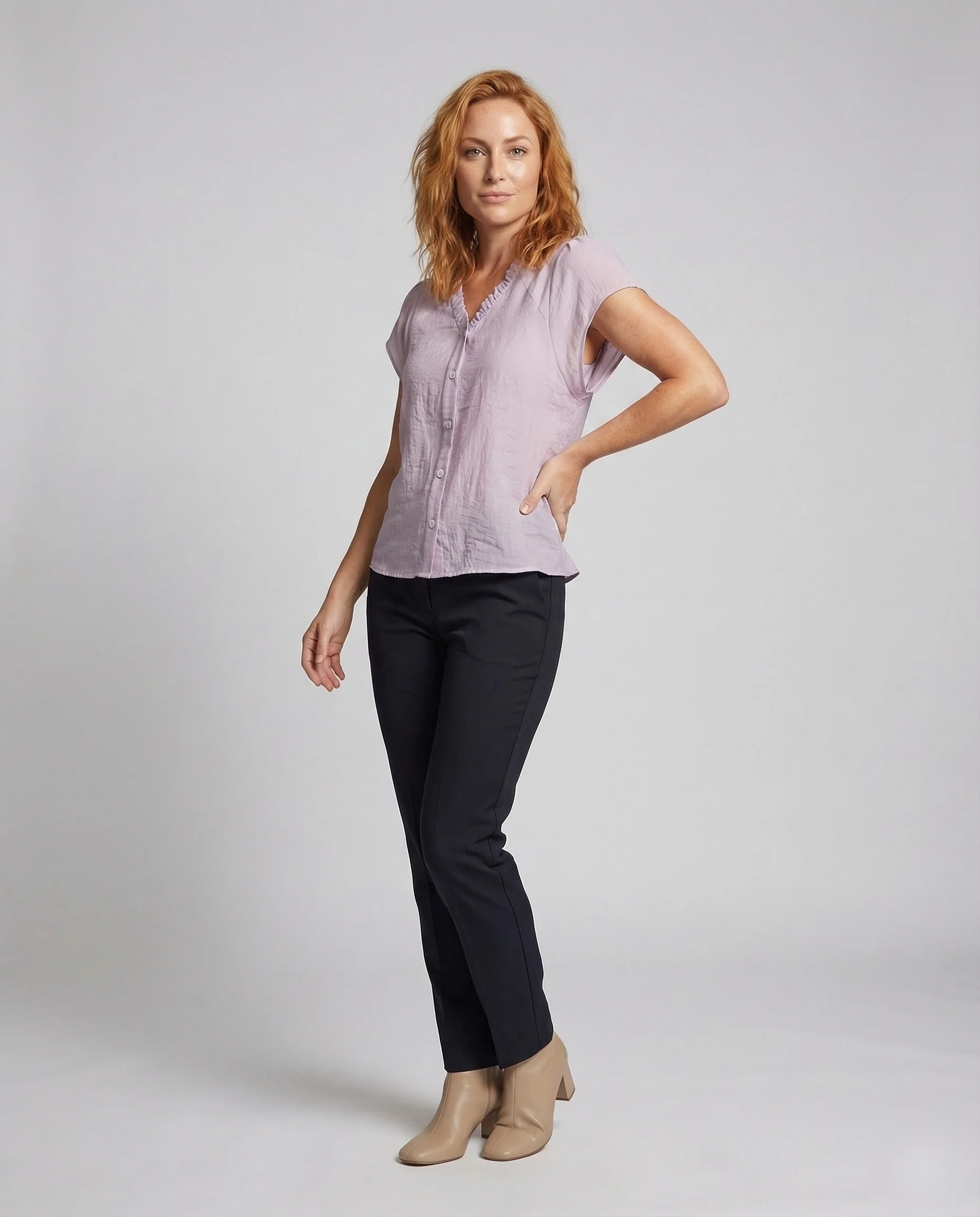 Damen Sommerbluse mit Rüschenkragen
