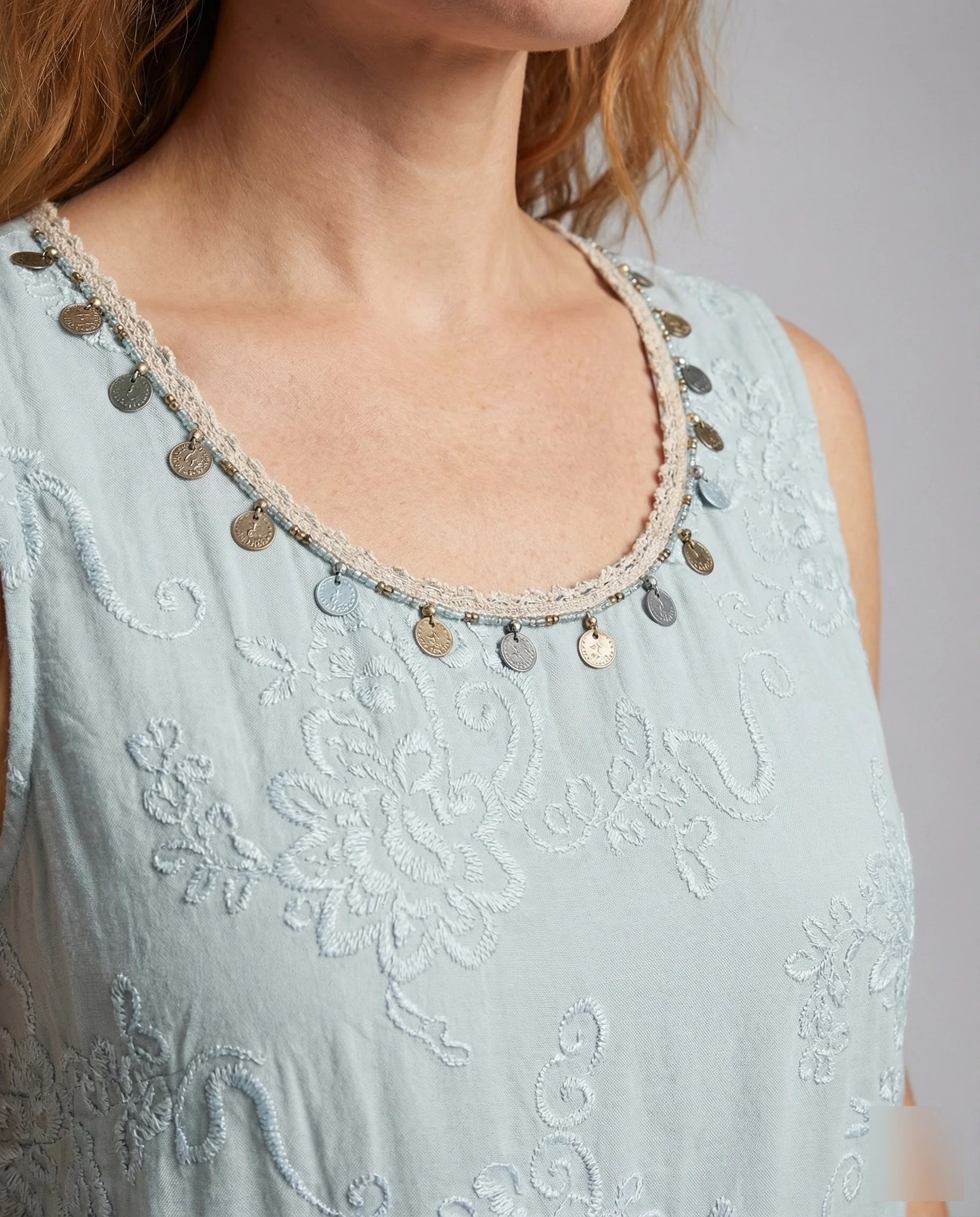 Damen Lagen Midikleid mit Häkeloberteil - Image 3