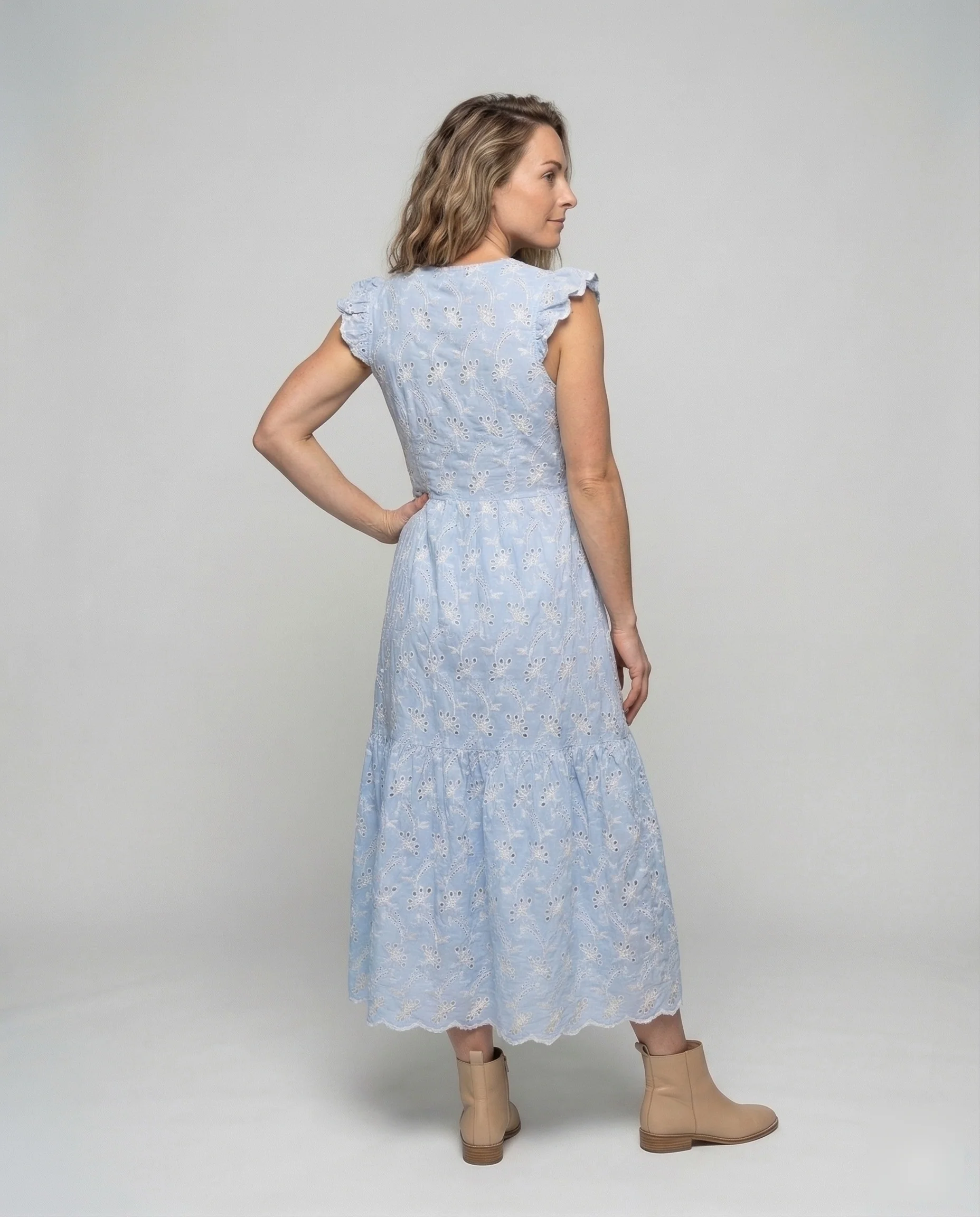 Damen Lochstickerei Maxikleid mit Volantrock - Image 4