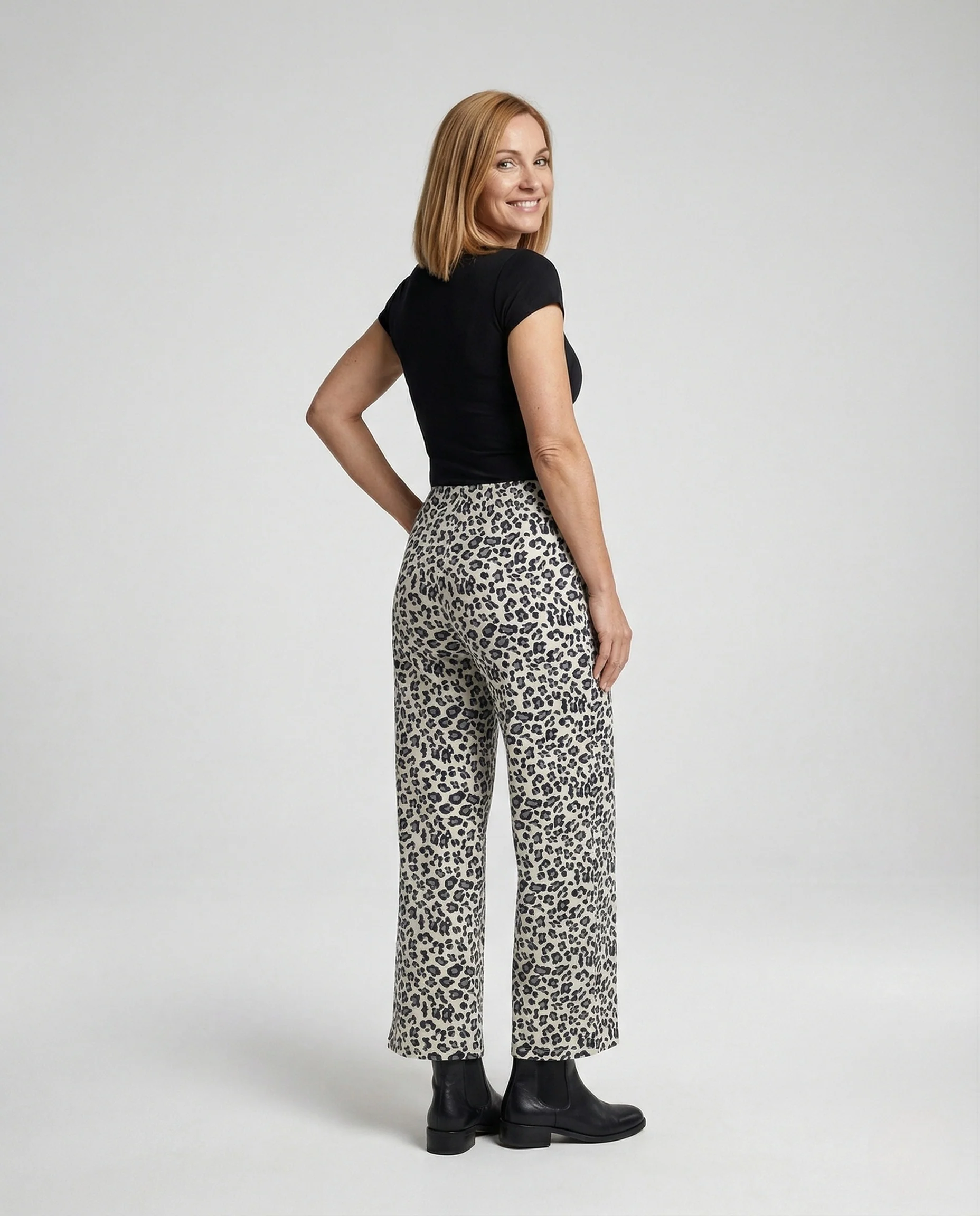 Freizeitkleidung Damen Loungehose Leo - Image 3