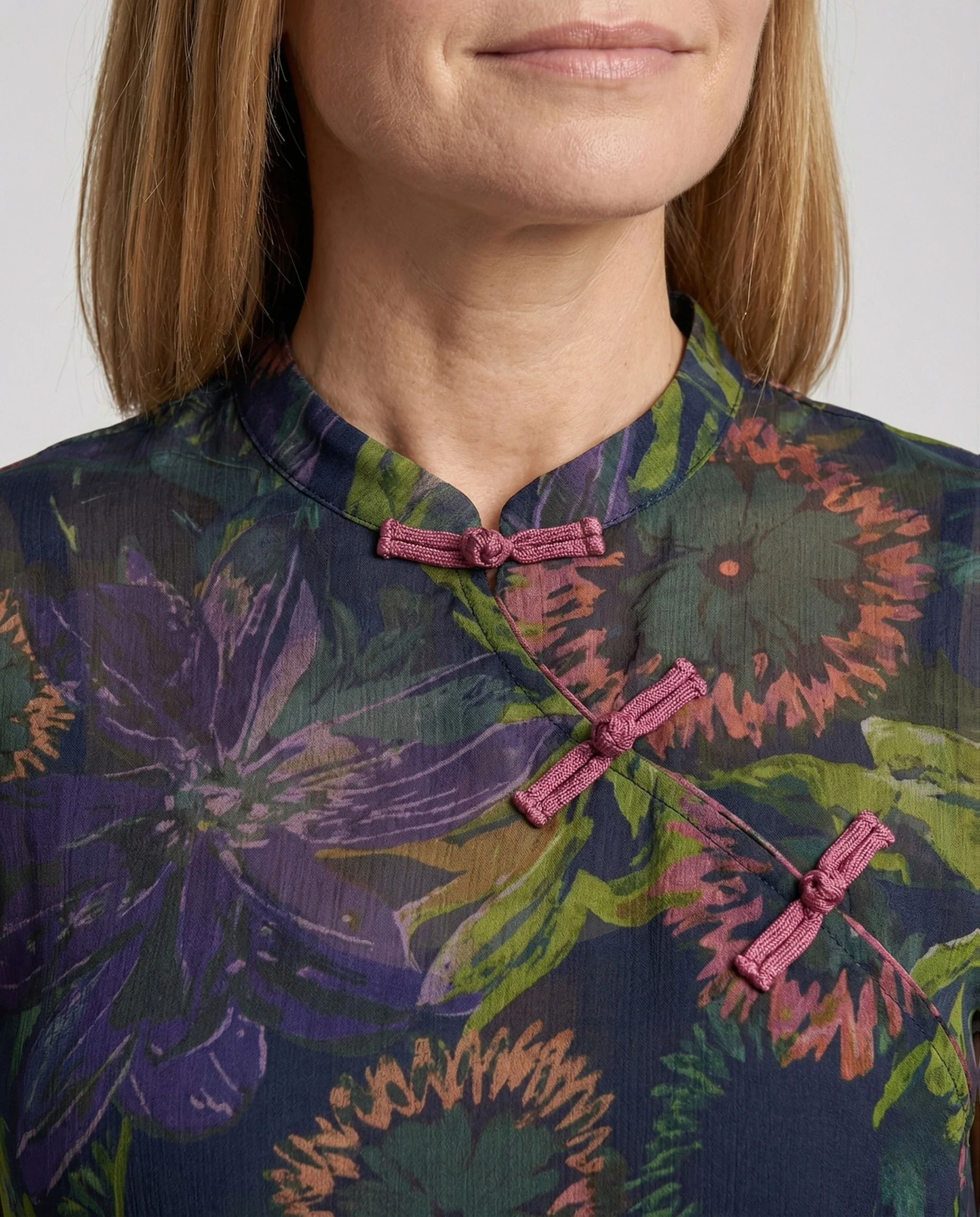 Leinenbluse Damen Mit Froschverschluss - Image 3