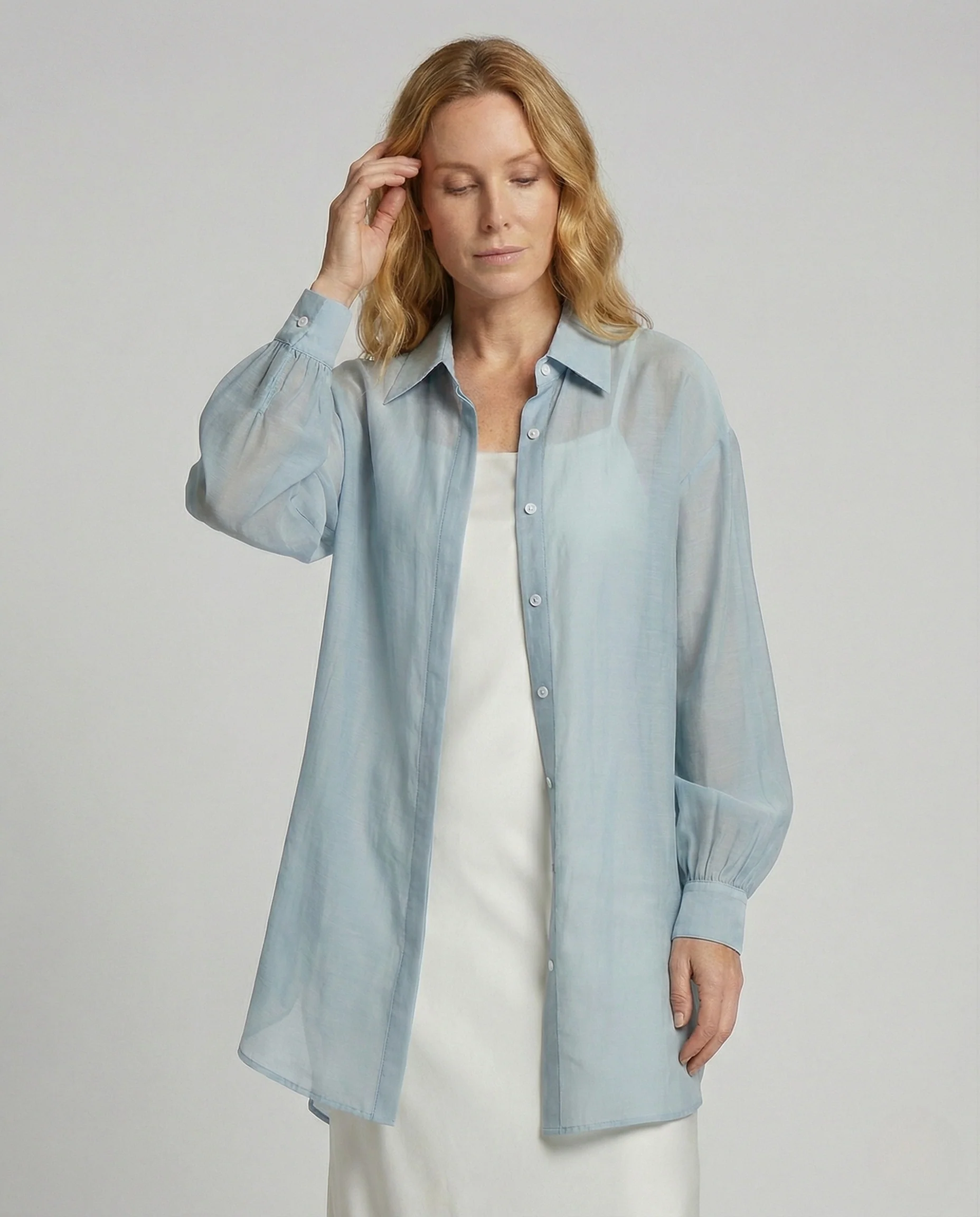 Damen Oversize Hemdbluse mit Cut Out Rücken - Image 2