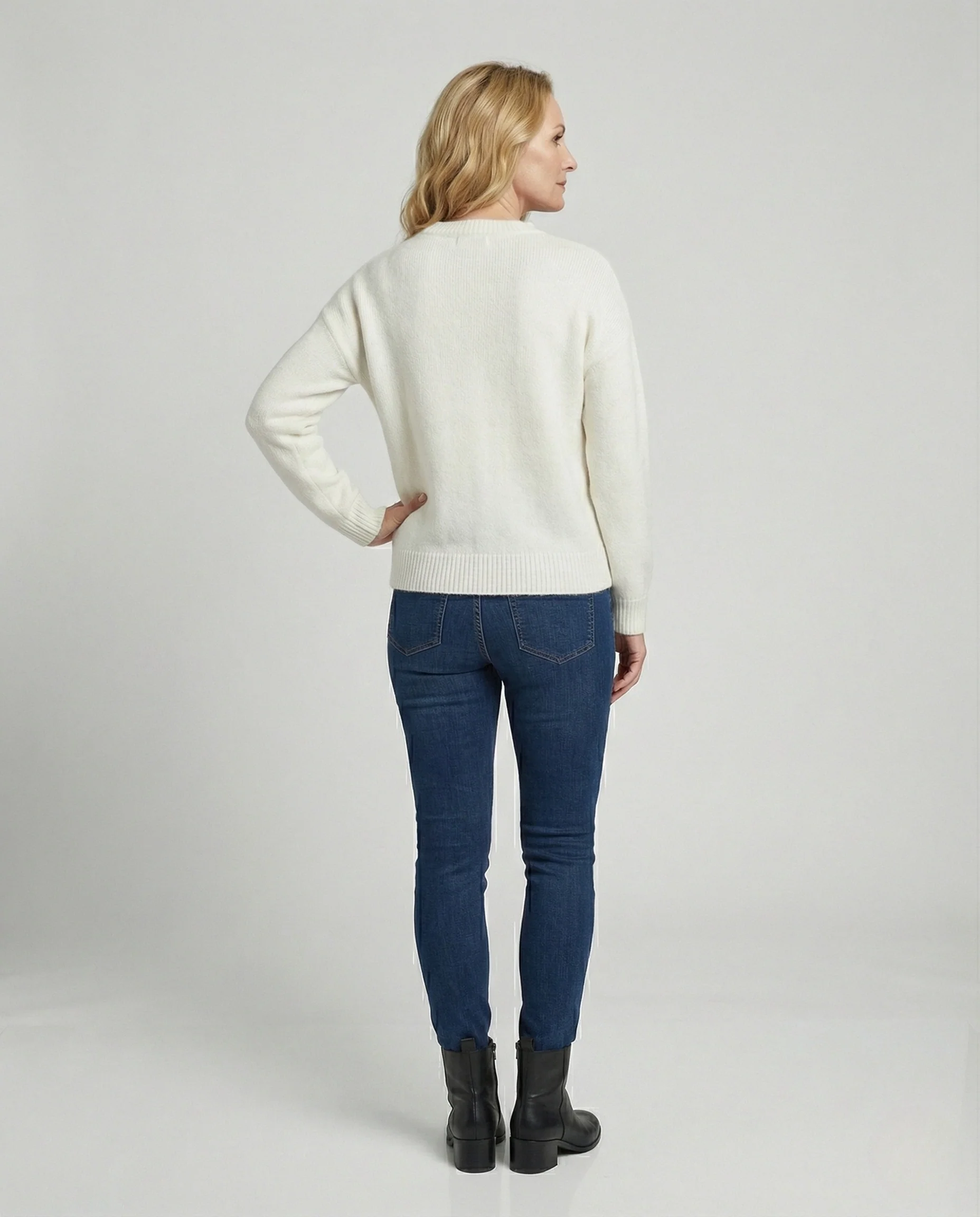 Damen Strick-Ensemble mit floralen Applikationen - Image 4