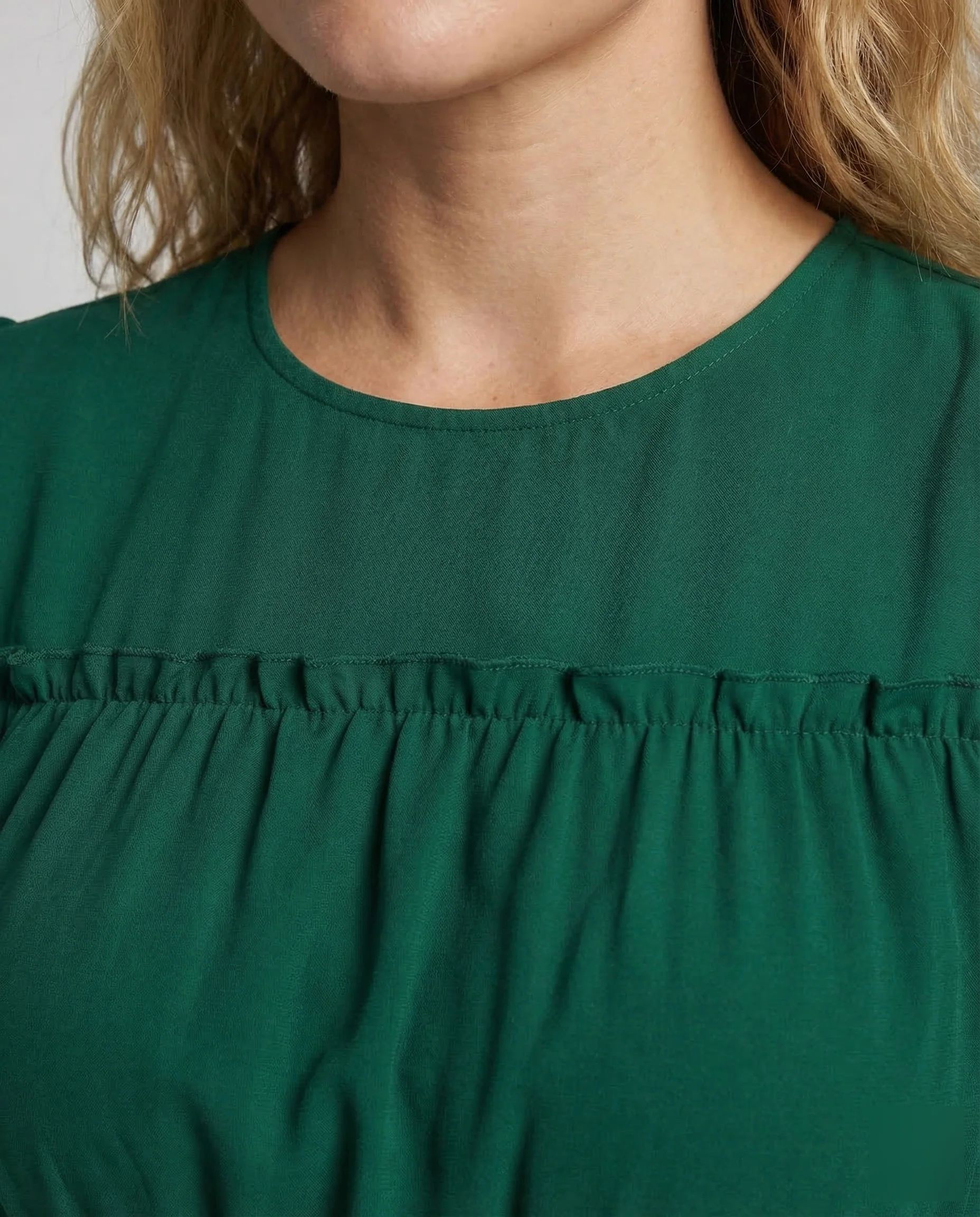 Damen Maxikleid mit Smock-Bund und Volantstufe - Image 3