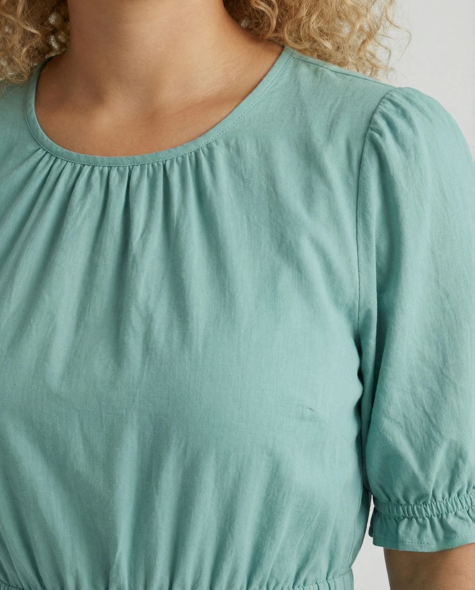 Damen Maxikleid mit Ethnomuster und Volantrock - Image 3