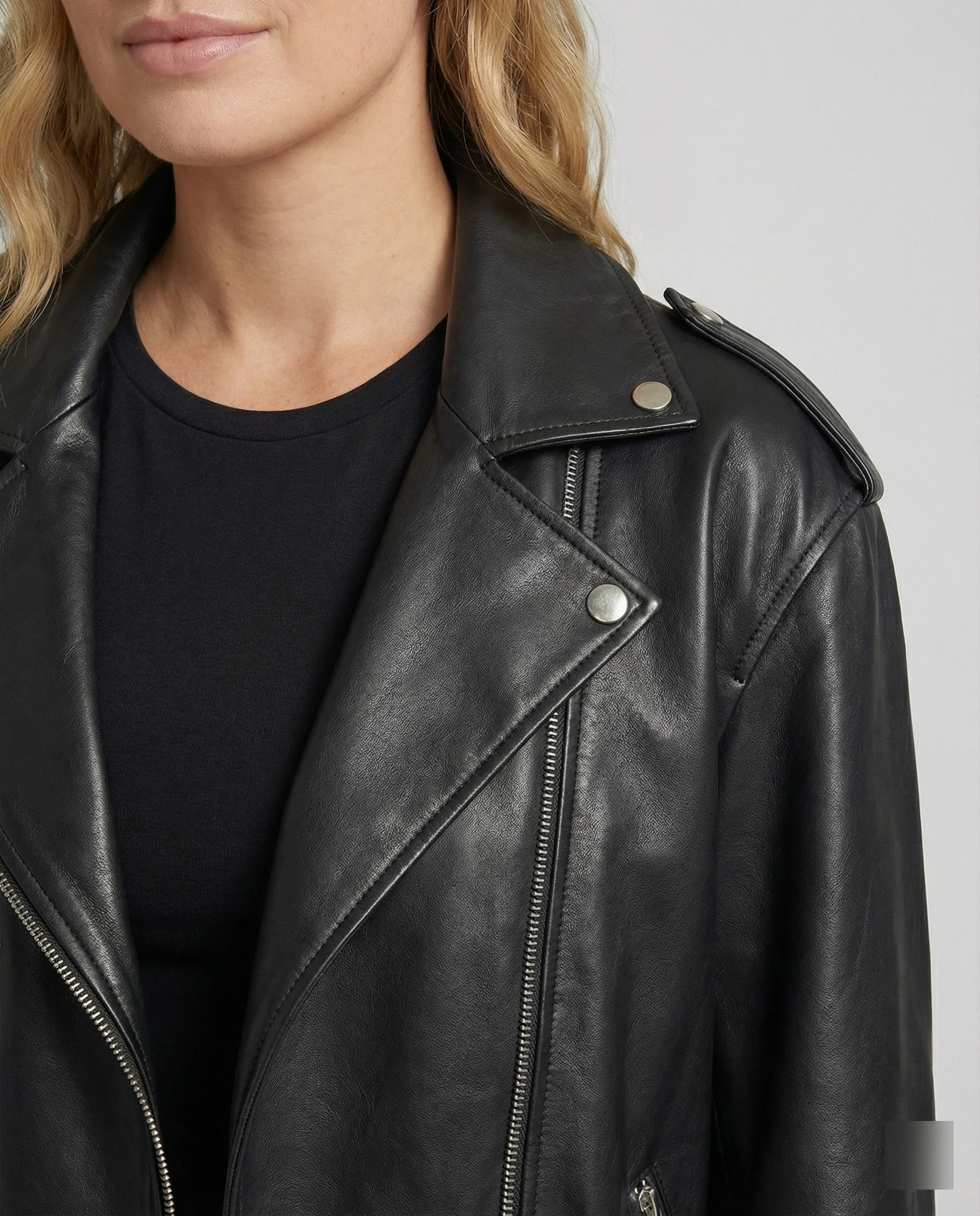 Oversized Kunstleder-Bikerjacke mit Sternnieten, Schnallen und verstellbarem Taillengürtel Heidi-Mode - Image 4