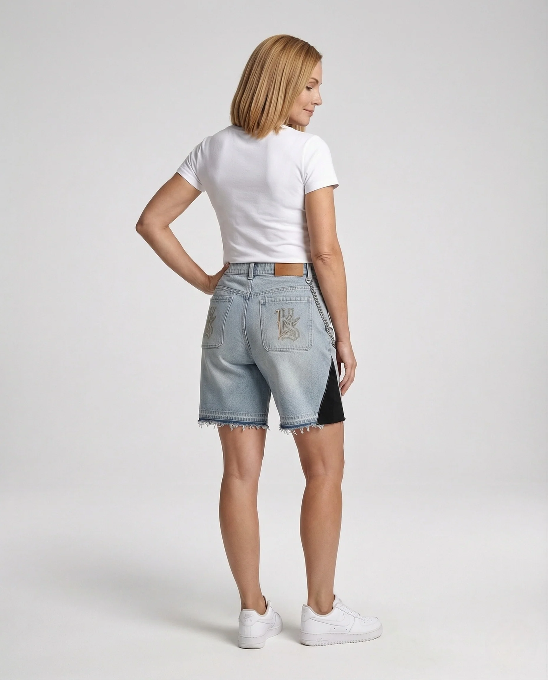 Damen Patchwork Jeans Shorts mit Fransen & Metallkette - Image 4