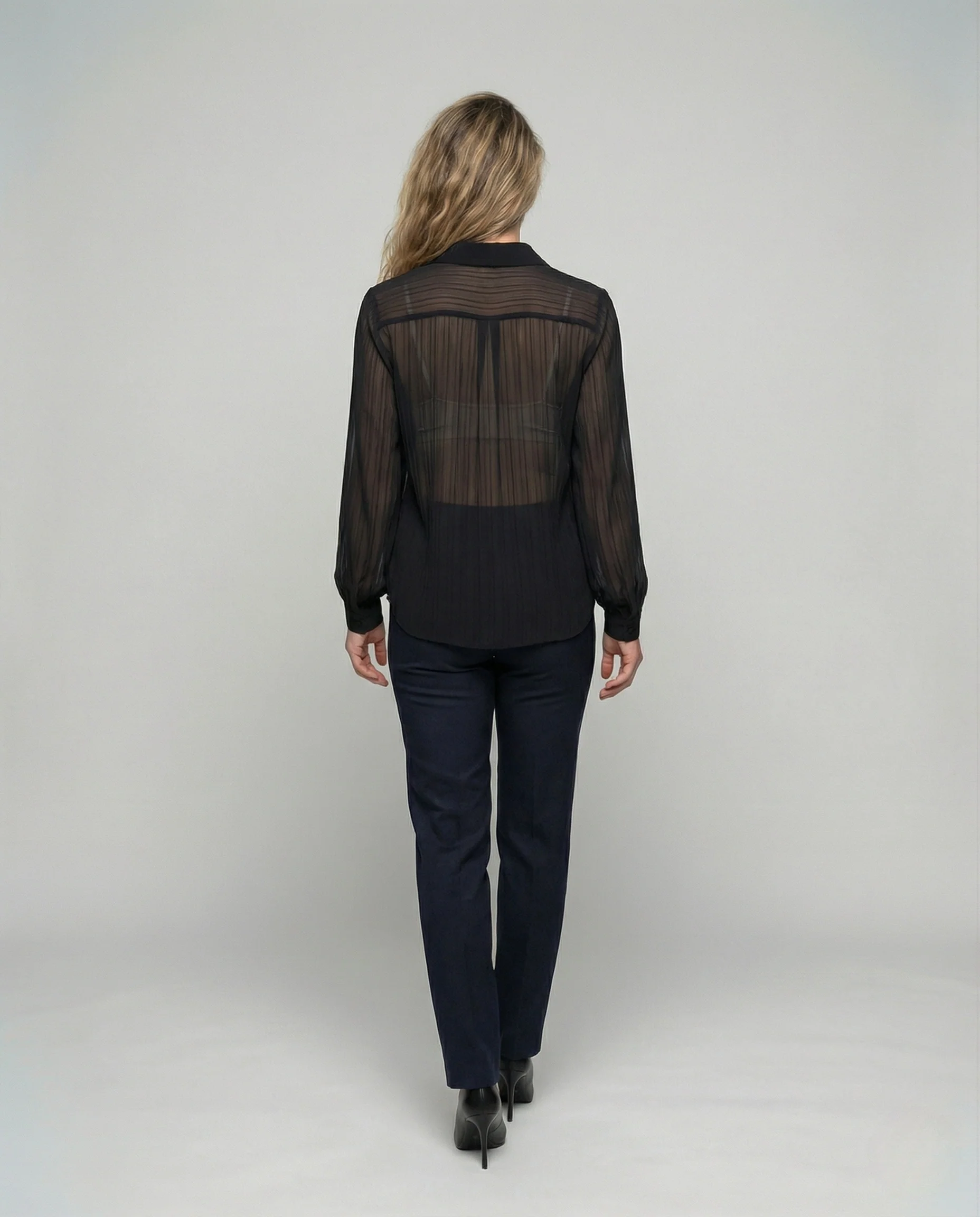 Damen Plissierte Chiffonbluse mit V-Ausschnitt - Image 4