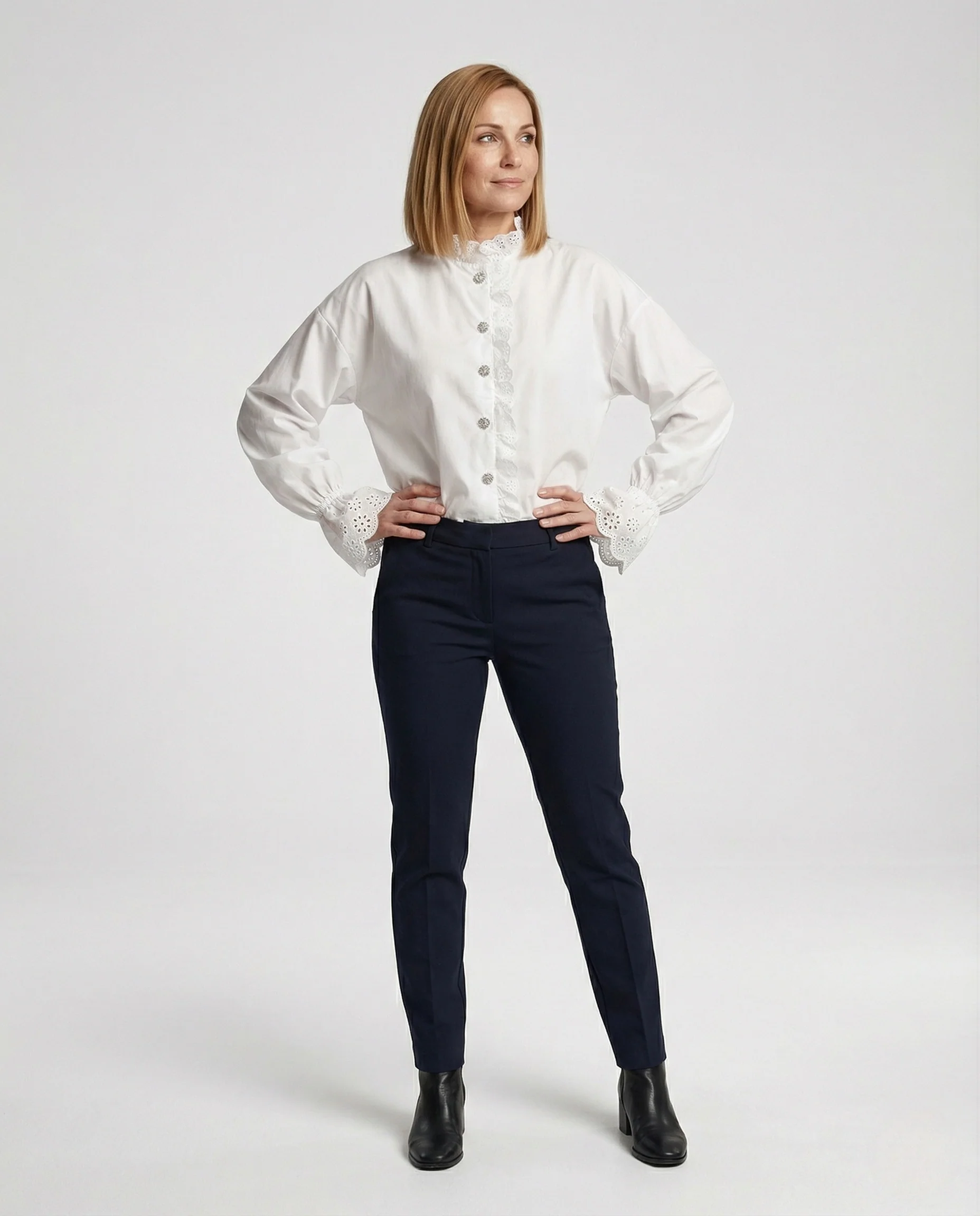 Damen Rüschenbluse mit Lochstickerei - Image 2