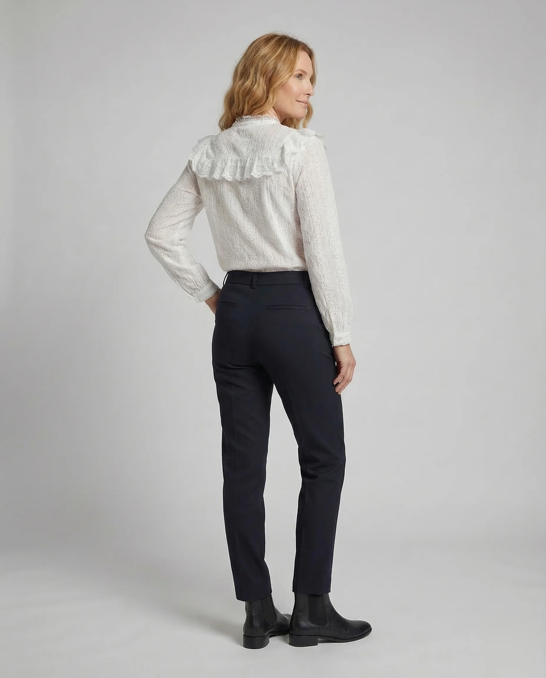 Damen Spitzenbluse Volant - Image 4