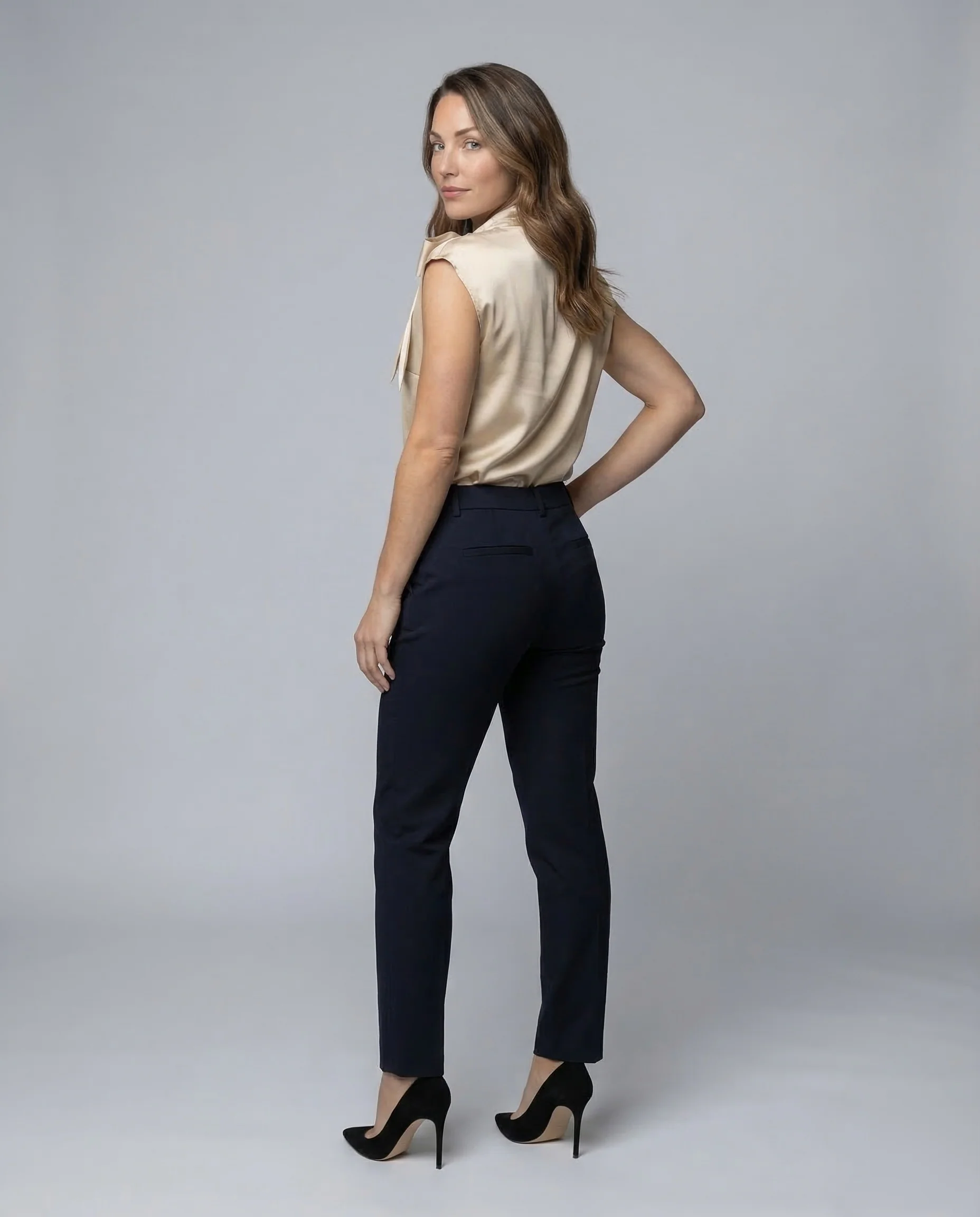 Damen Satin Top Schleifenkragen - Image 3