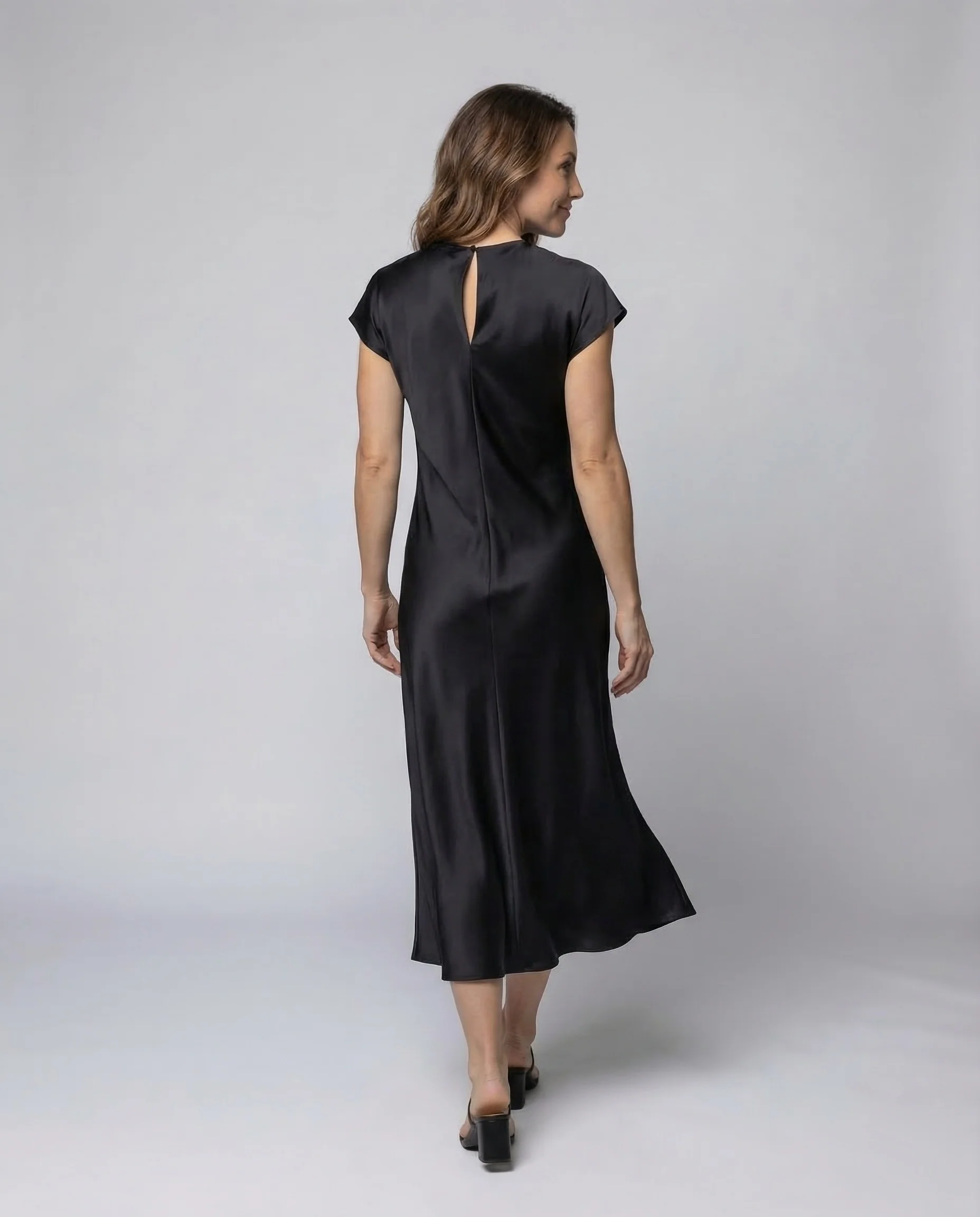 Damen Maxikleid Satin Kimonoärmel - Image 4