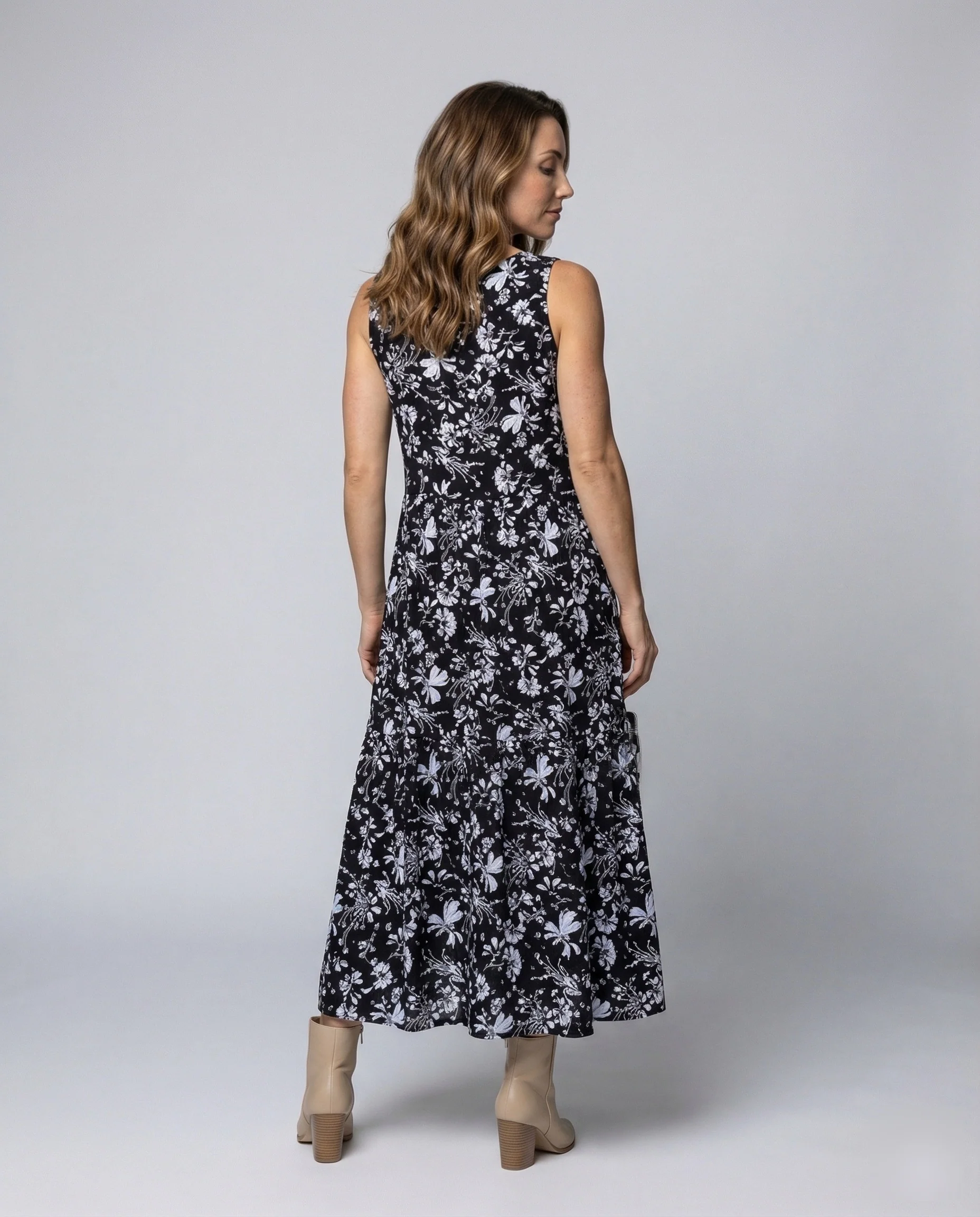 Damen Stufen Maxikleid mit Schmetterlingsprint - Image 4