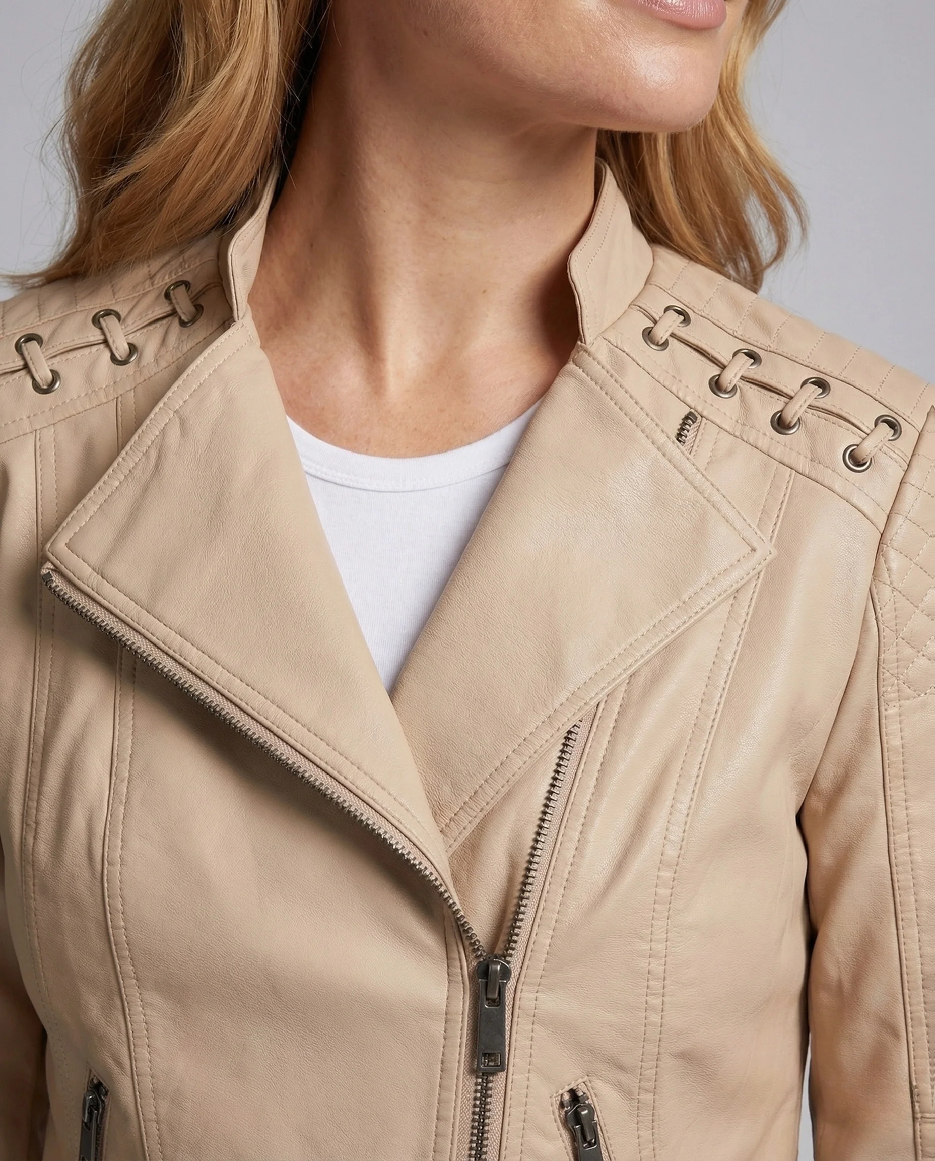 Damen Bikerjacke Lederimitat Schnürdetail - Image 3
