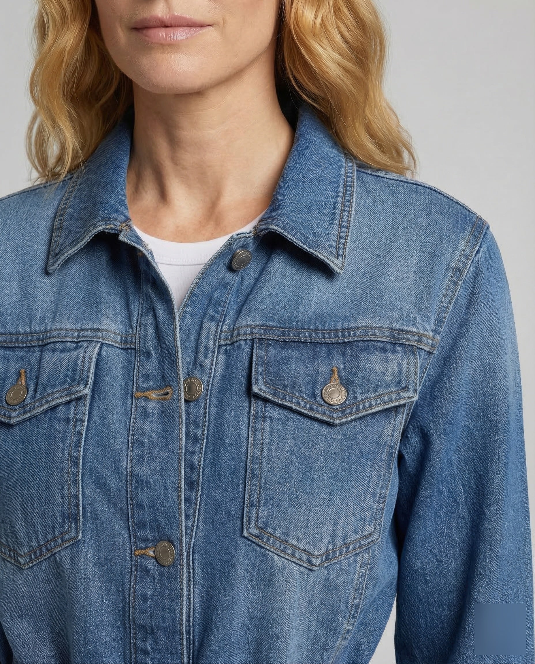 Damen Jeansjacke Tailliert Gürtel - Image 3