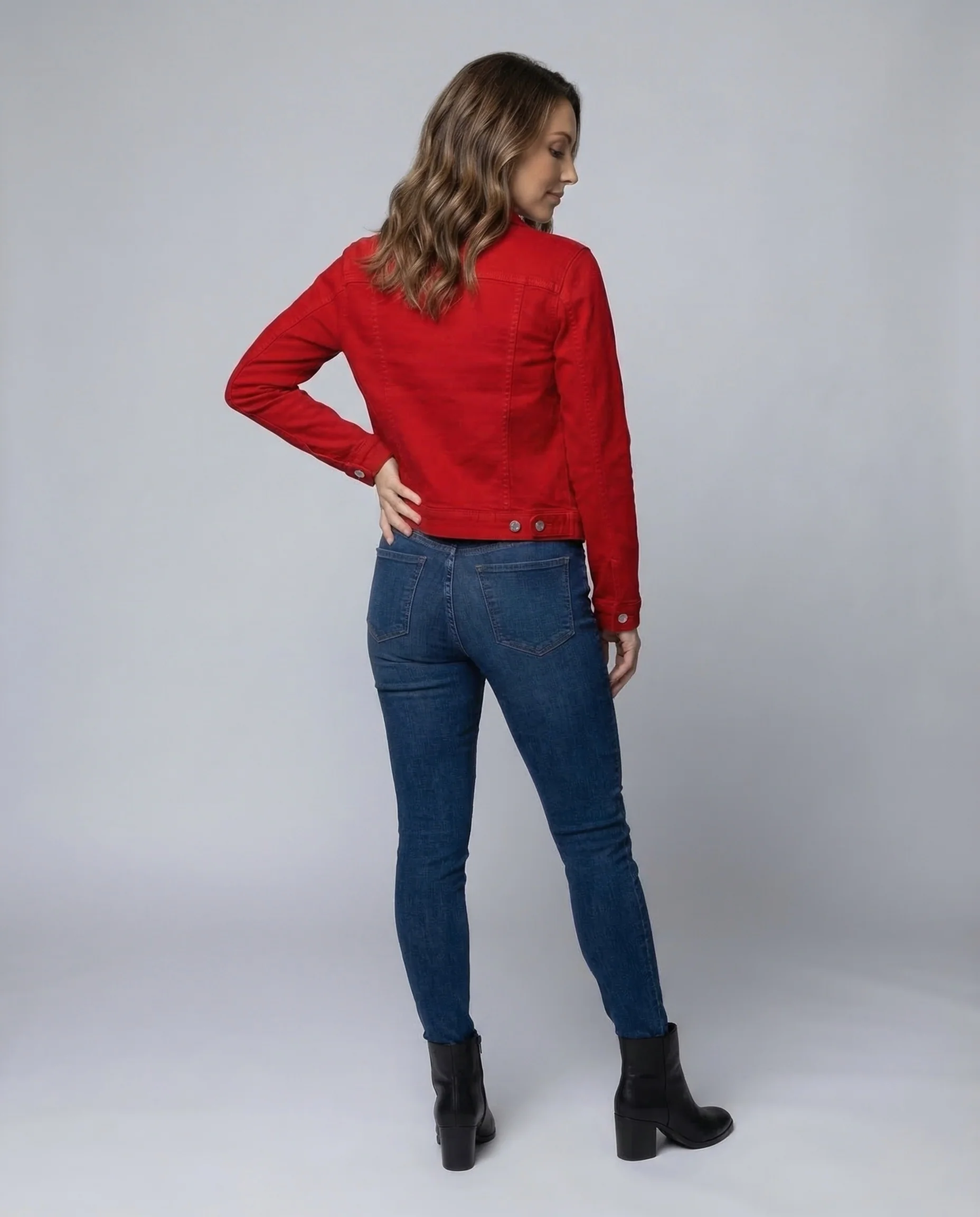 Damen Jeansjacke Tailliert Brusttaschen - Image 4